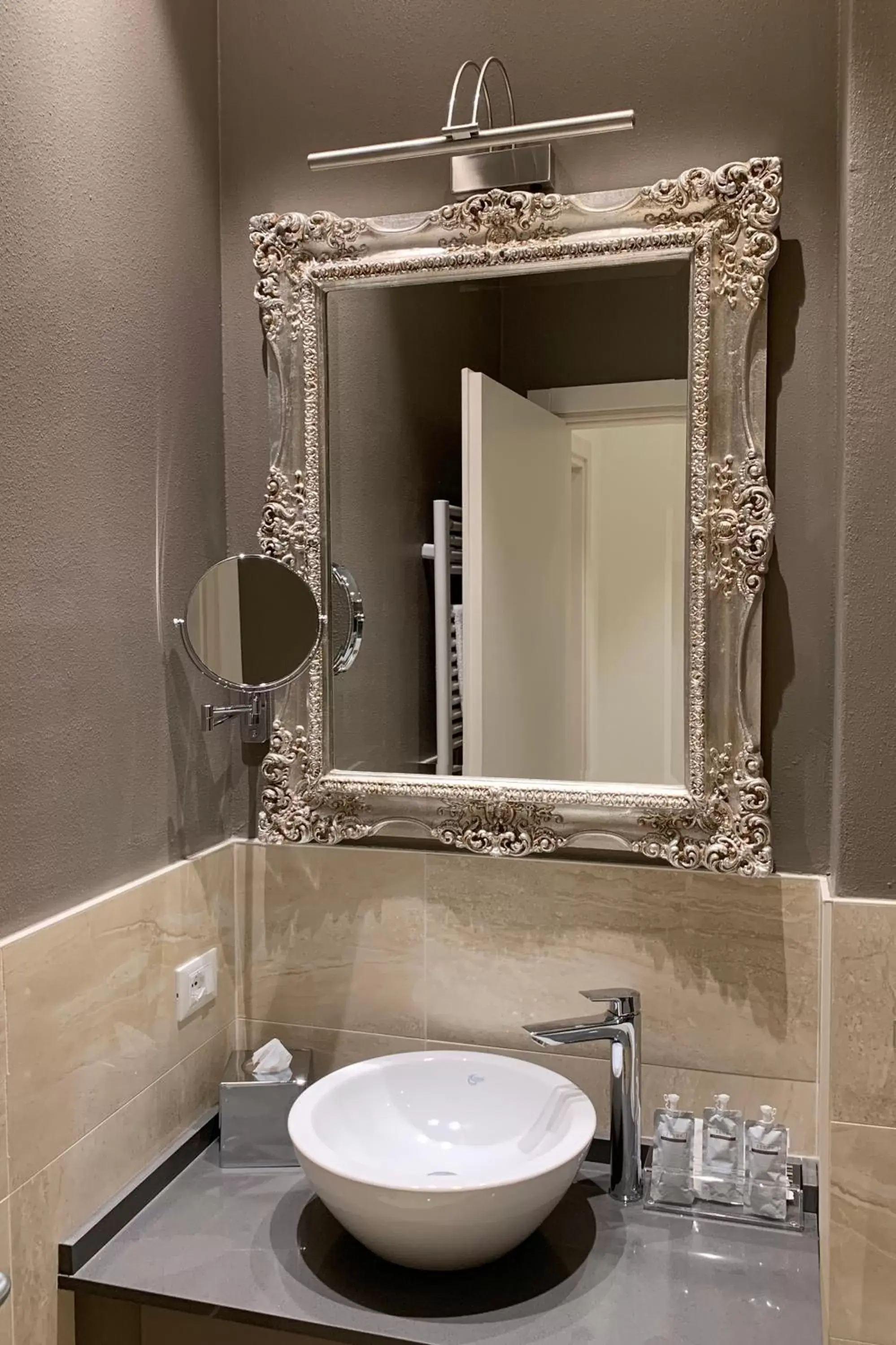 Bathroom in Opera Relais De Charme - Aparthotel