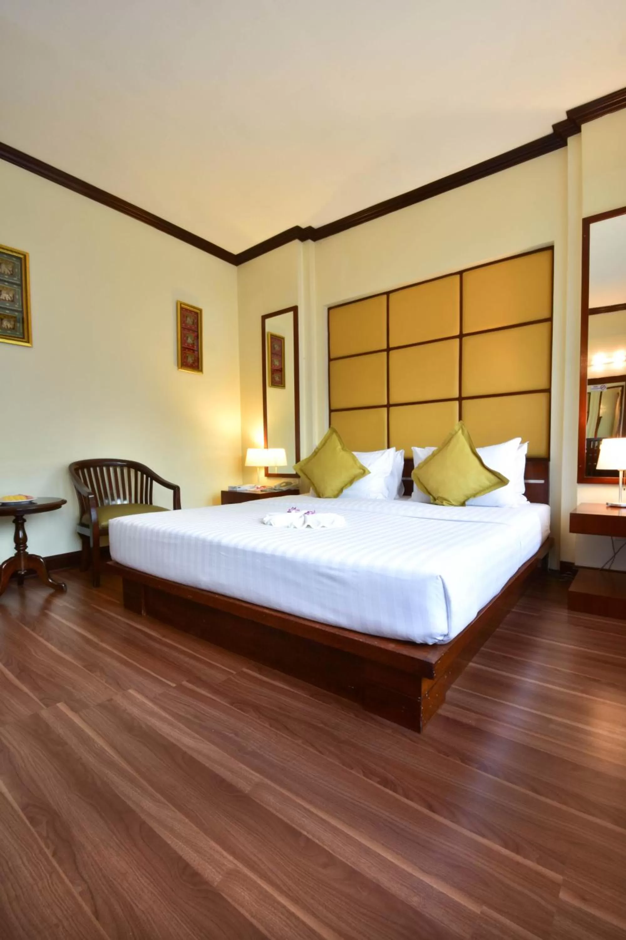 Bed in Grand Business Inn