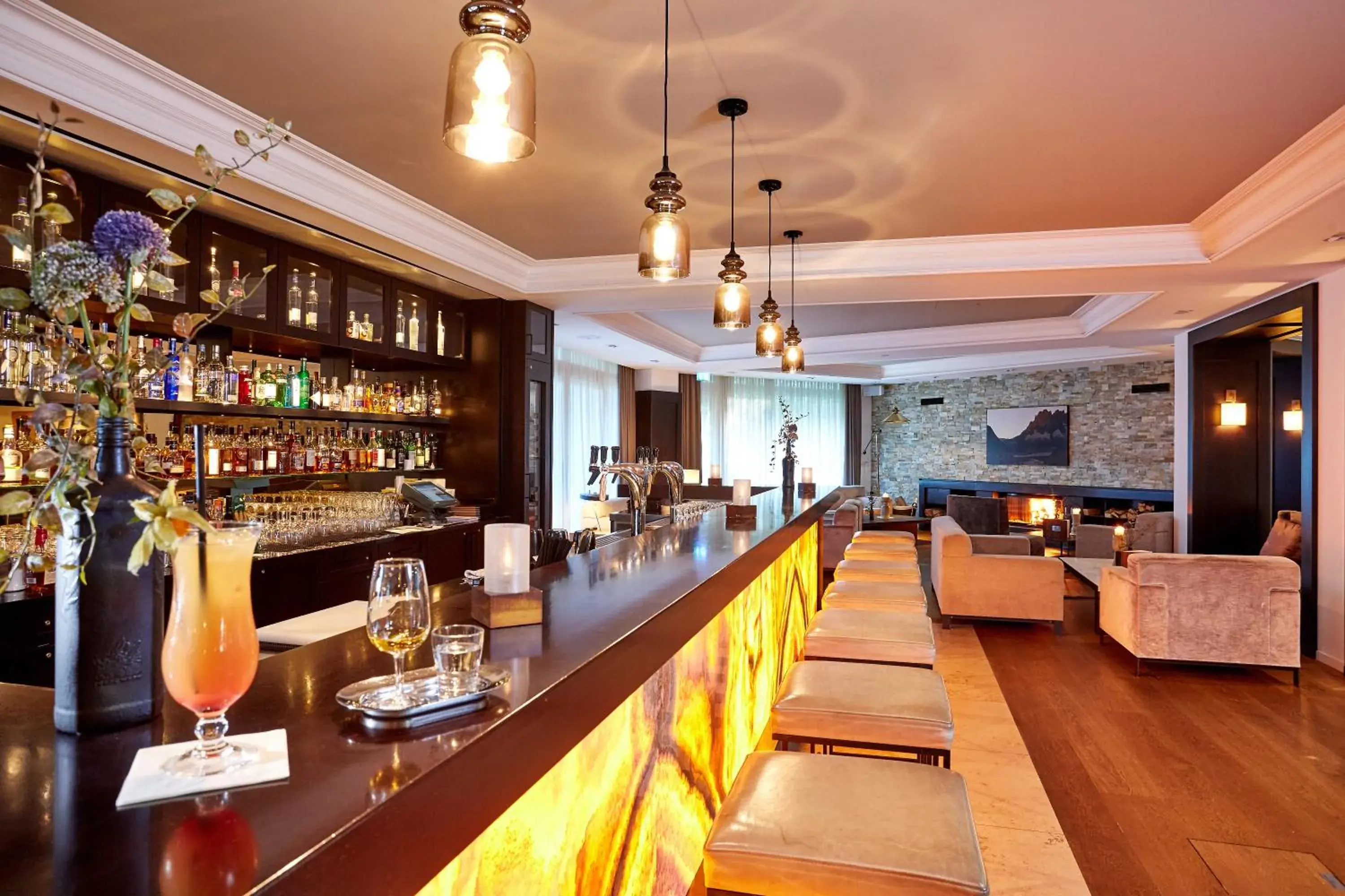 Lounge or bar in Hotel am Badersee