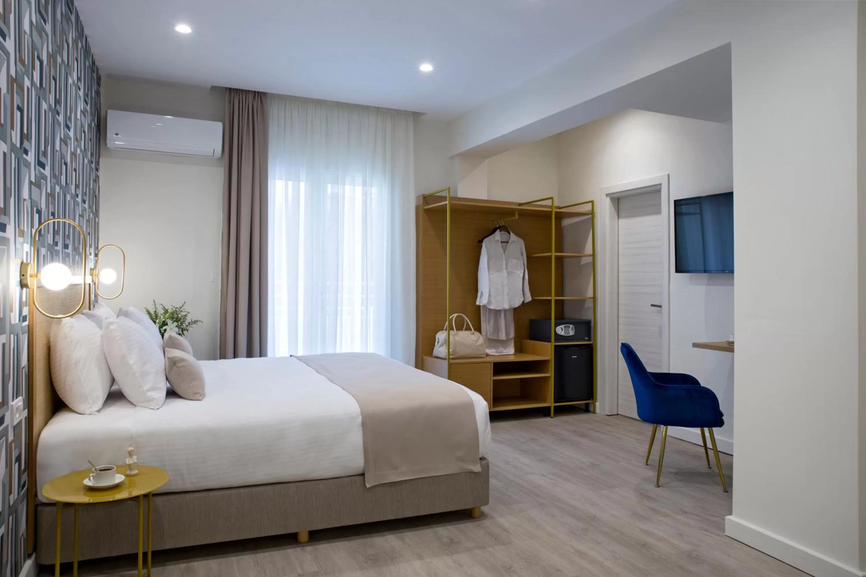 Photo of the whole room, Bed in Hypnos Inn Athens