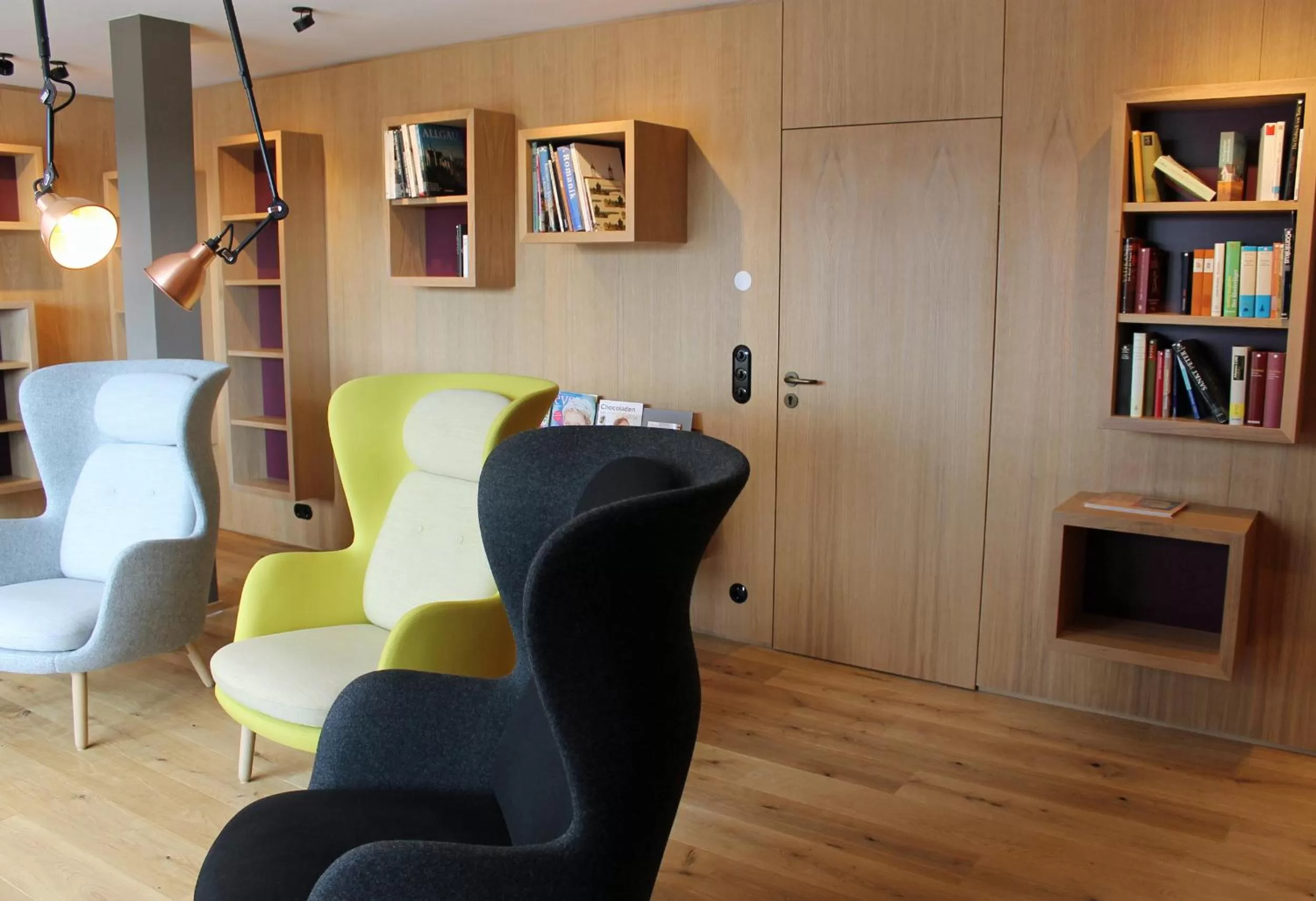 Library in KurOase im Kloster