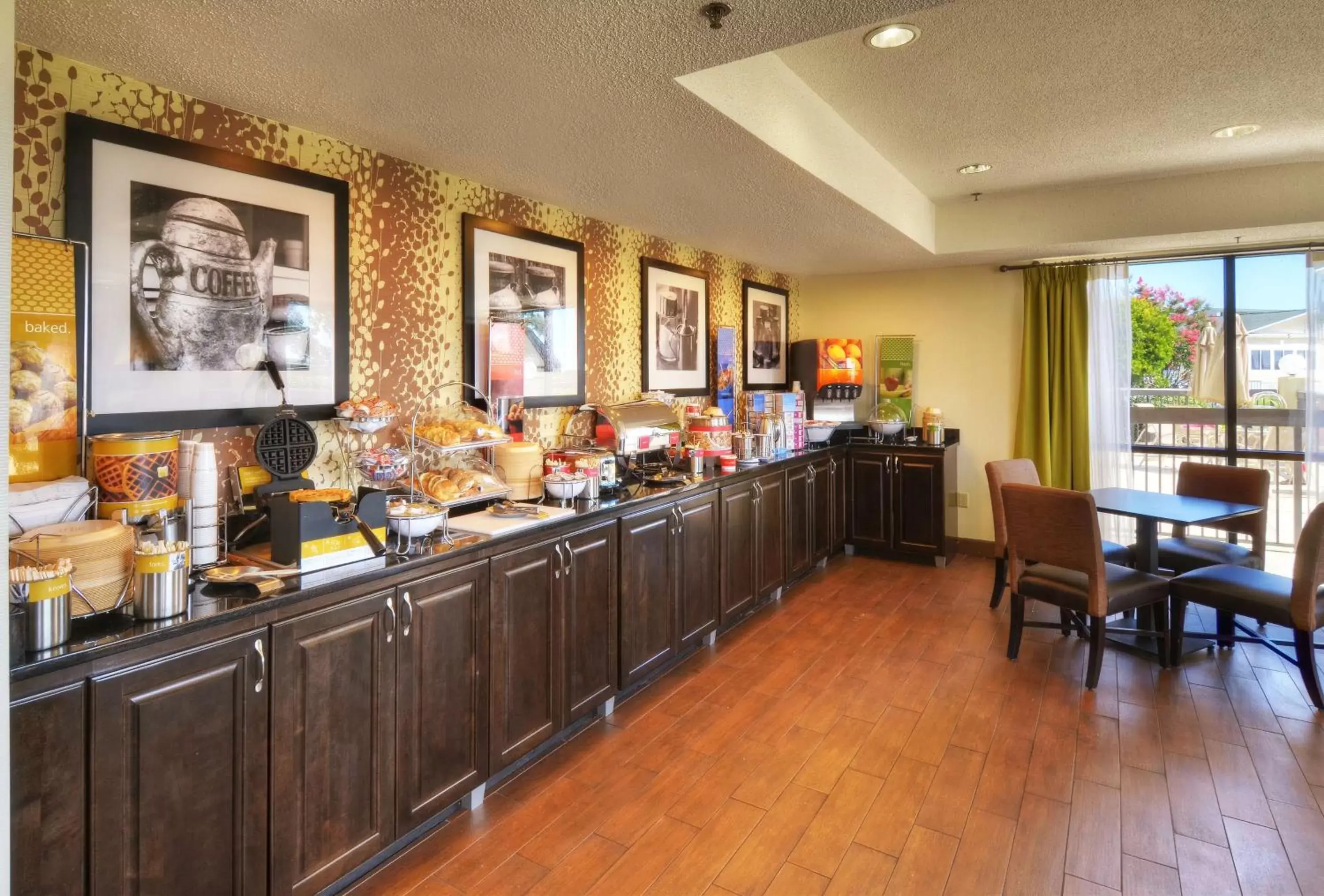 Dining area, Restaurant/Places to Eat in Hampton Inn Georgetown-Marina