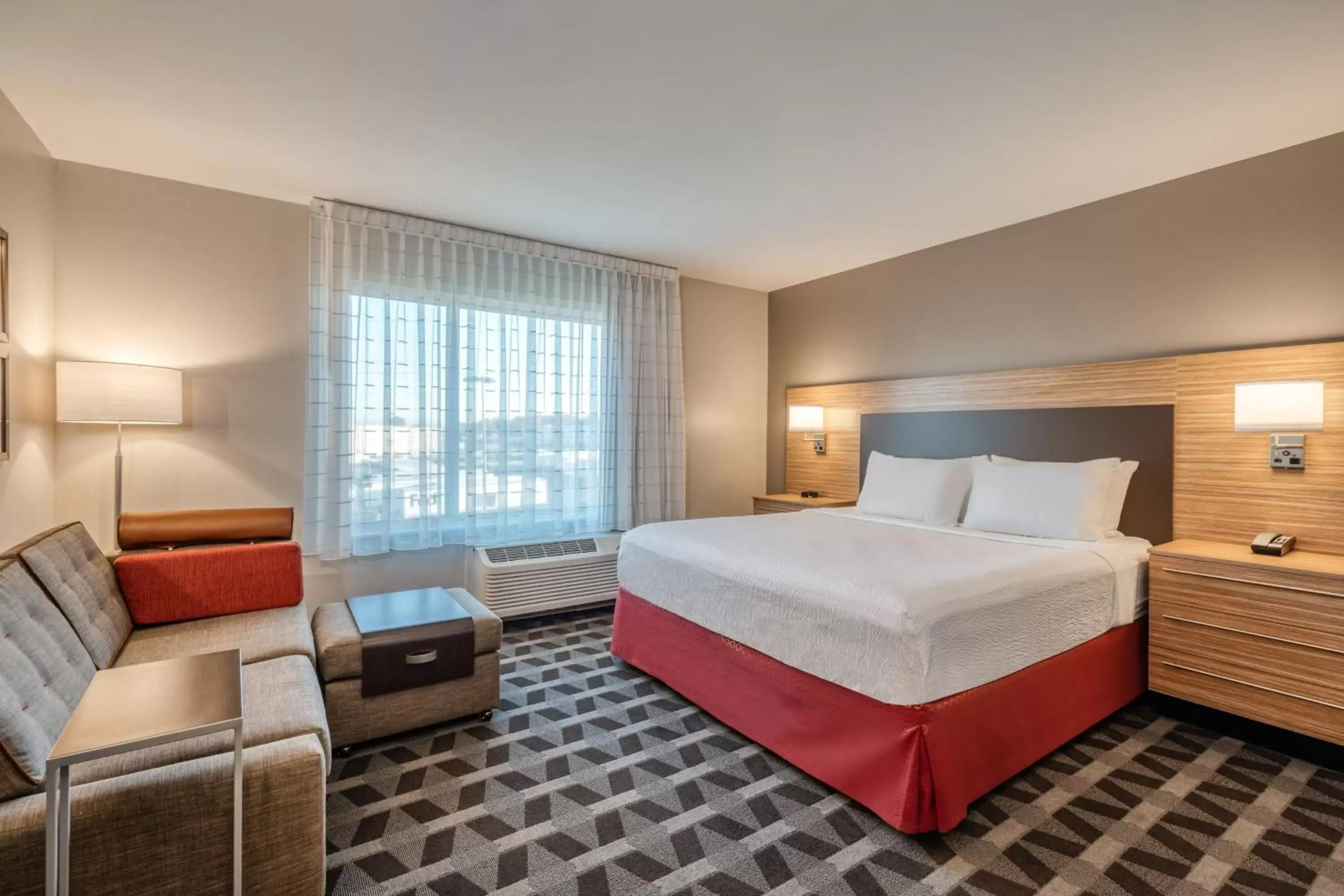 Photo of the whole room, Bed in TownePlace Suites by Marriott Indianapolis Airport