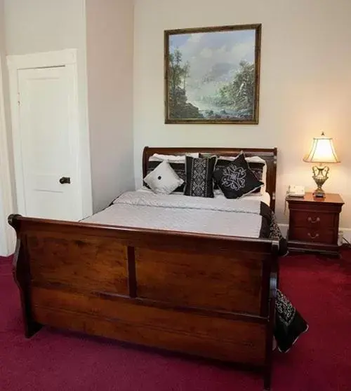 Bed in New Orleans Hotel Eureka Springs