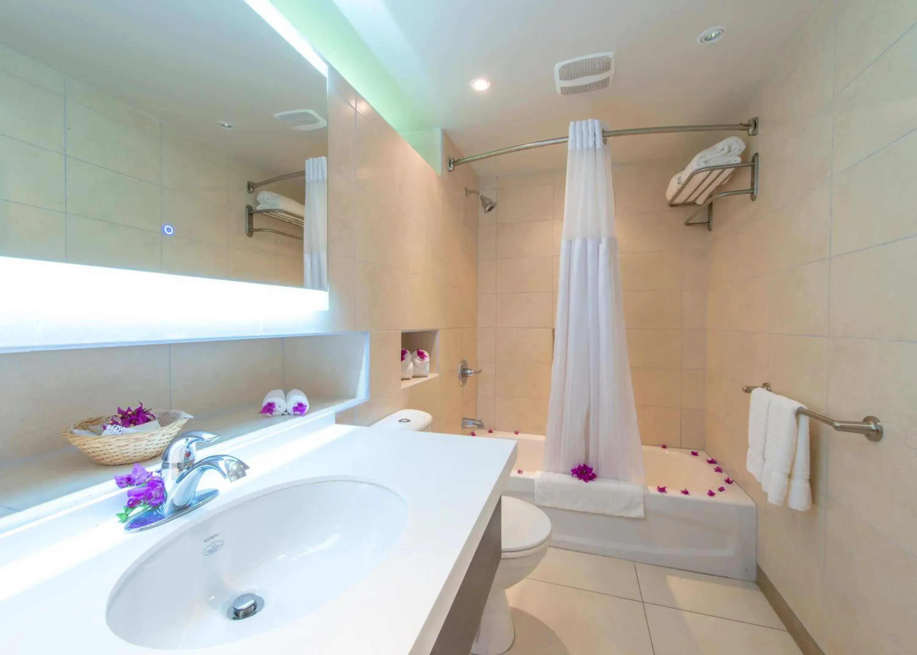Bathroom in Mount Irvine Bay Resort