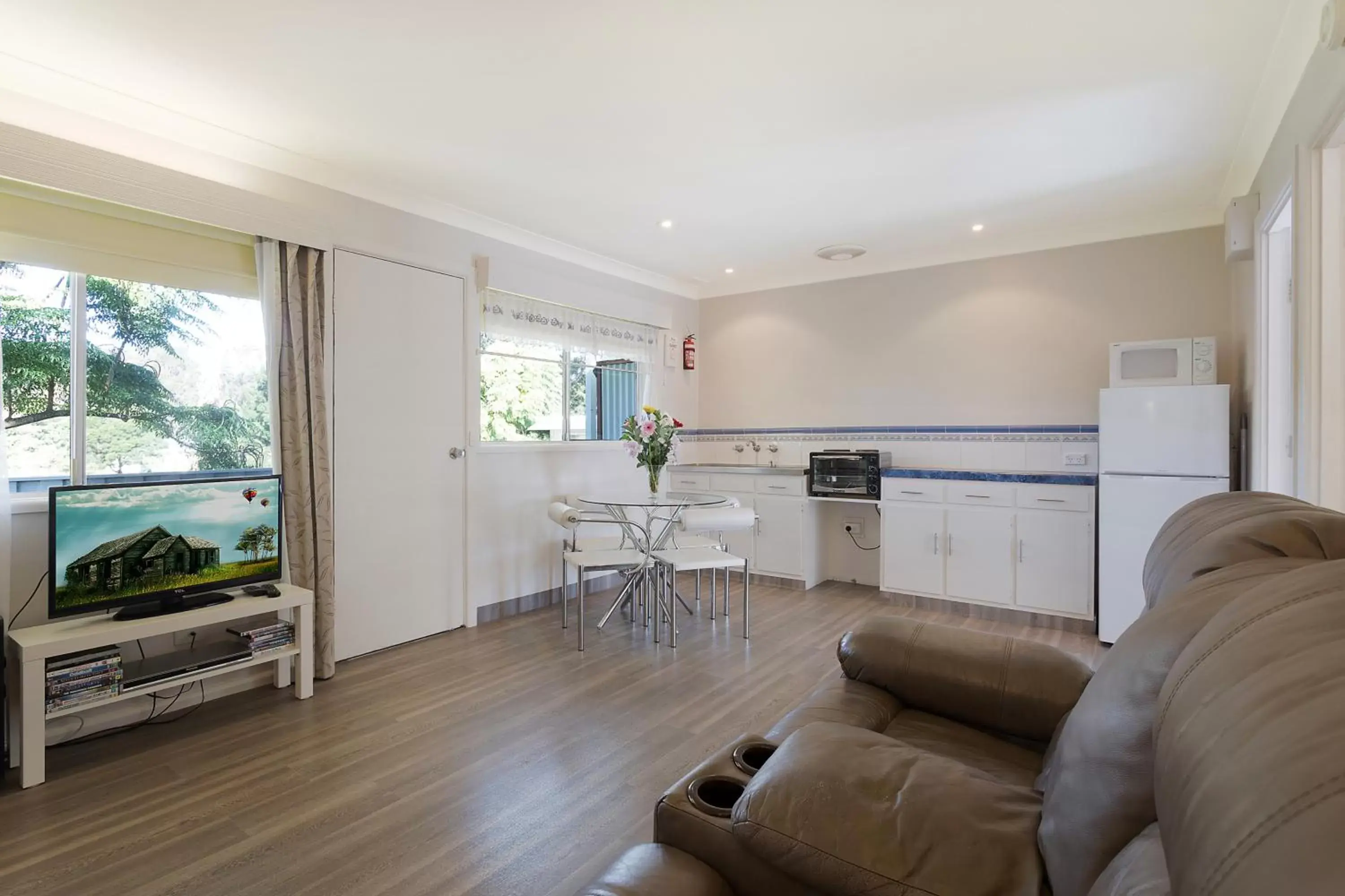 Dining area, Seating Area in Top of the Lake Holiday Units