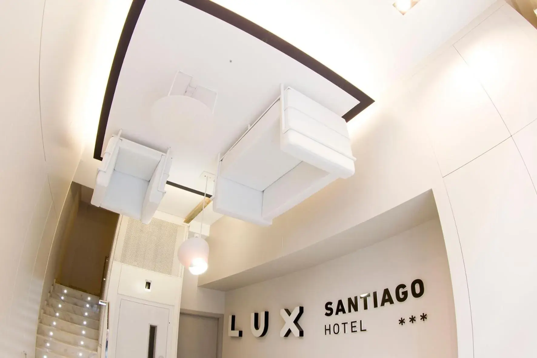 Lobby or reception, Bathroom in Hotel Lux Santiago