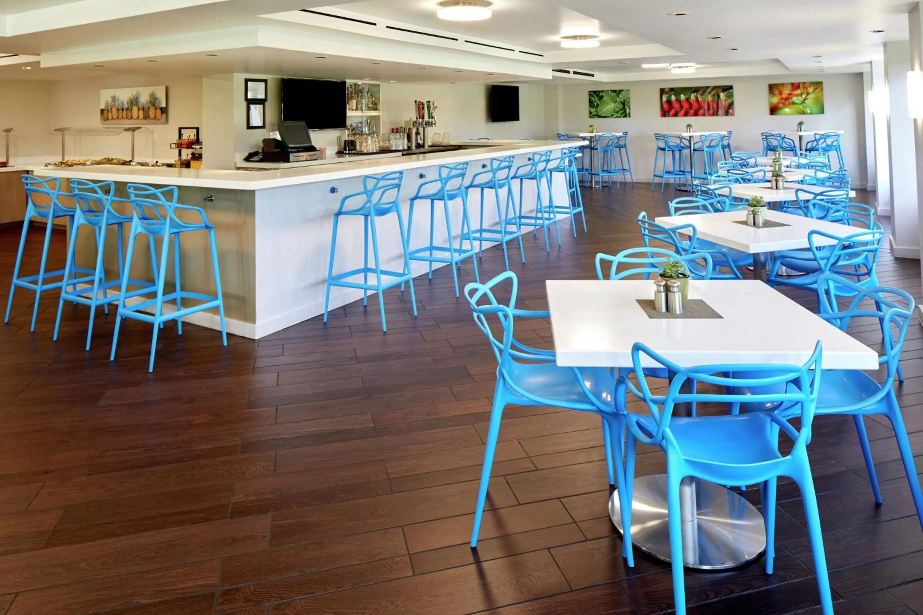 Restaurant/places to eat in DoubleTree by Hilton Alana - Waikiki Beach