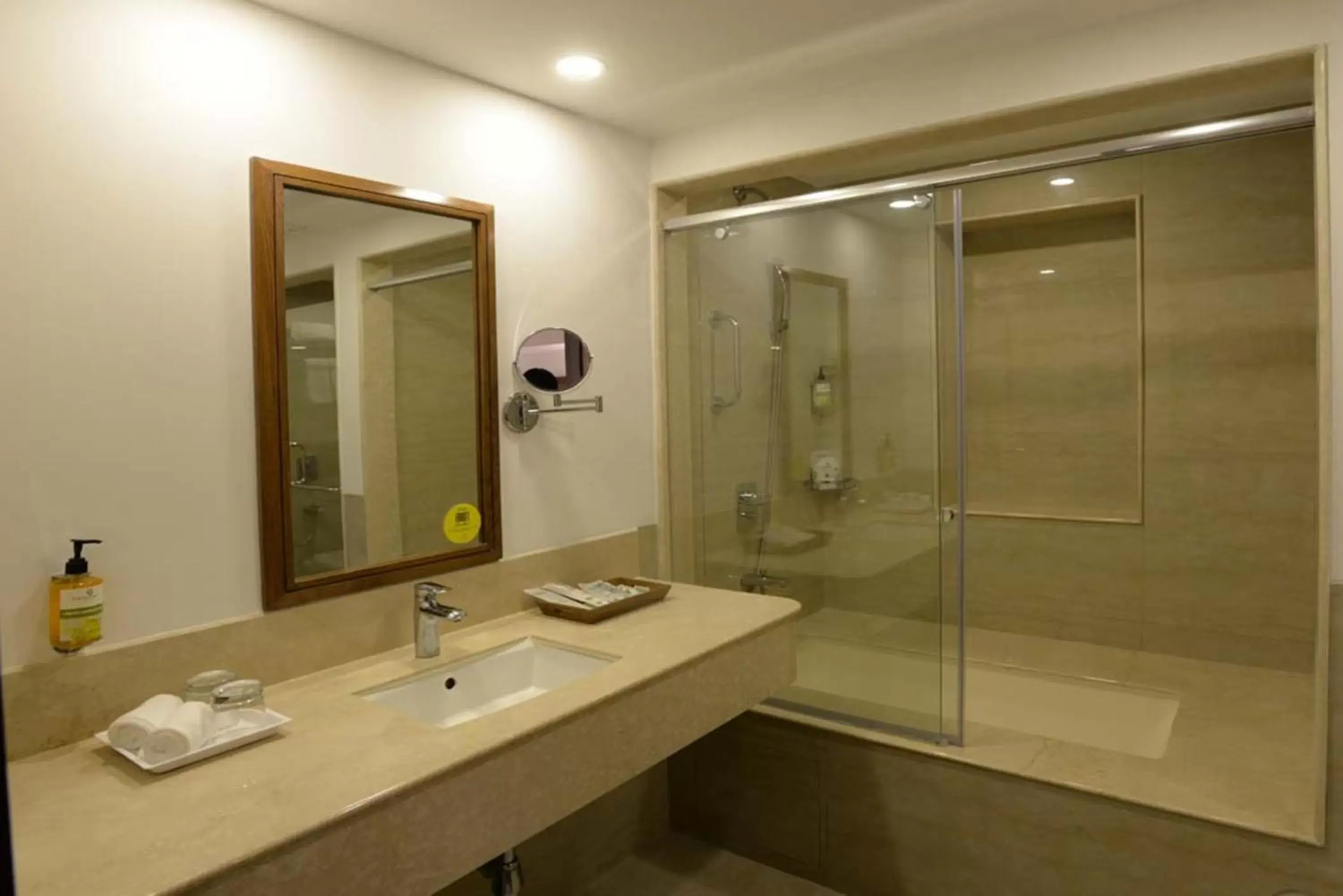 Bathroom in Lemon Tree Hotel Coimbatore