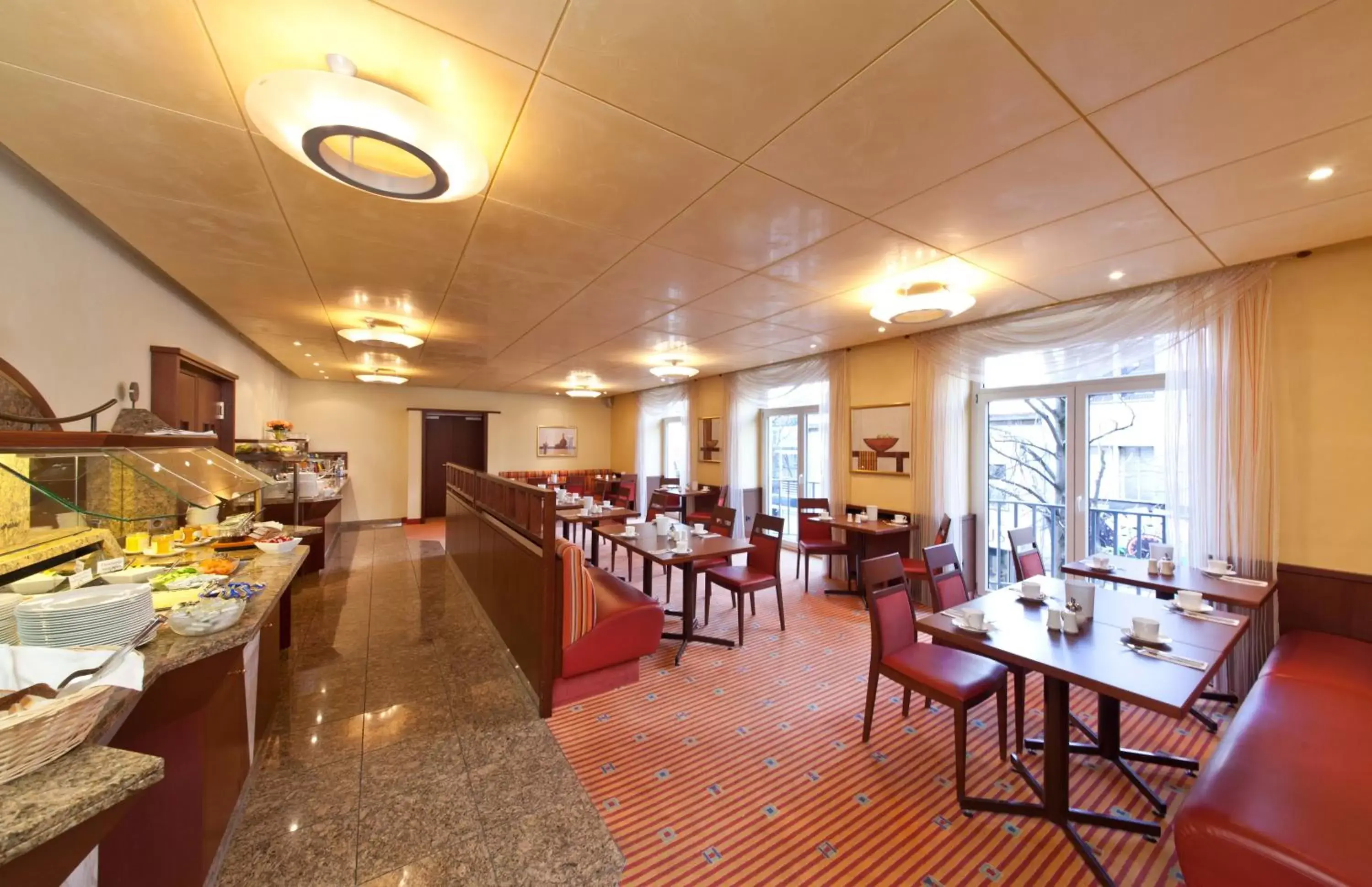 Restaurant/Places to Eat in Novum Hotel Boulevard Stuttgart City