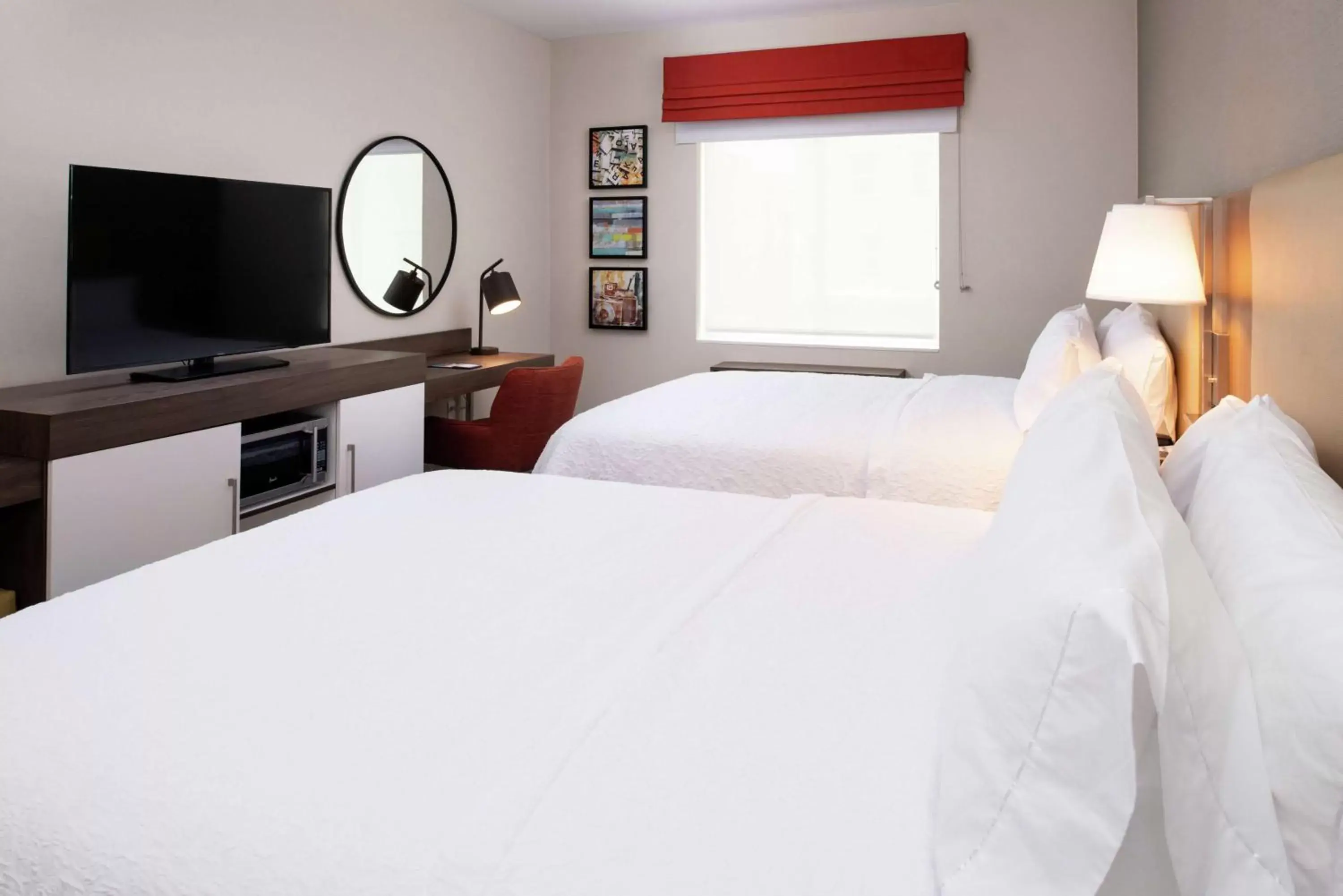 Bedroom, Bed in Hampton Inn & Suites Buena Park