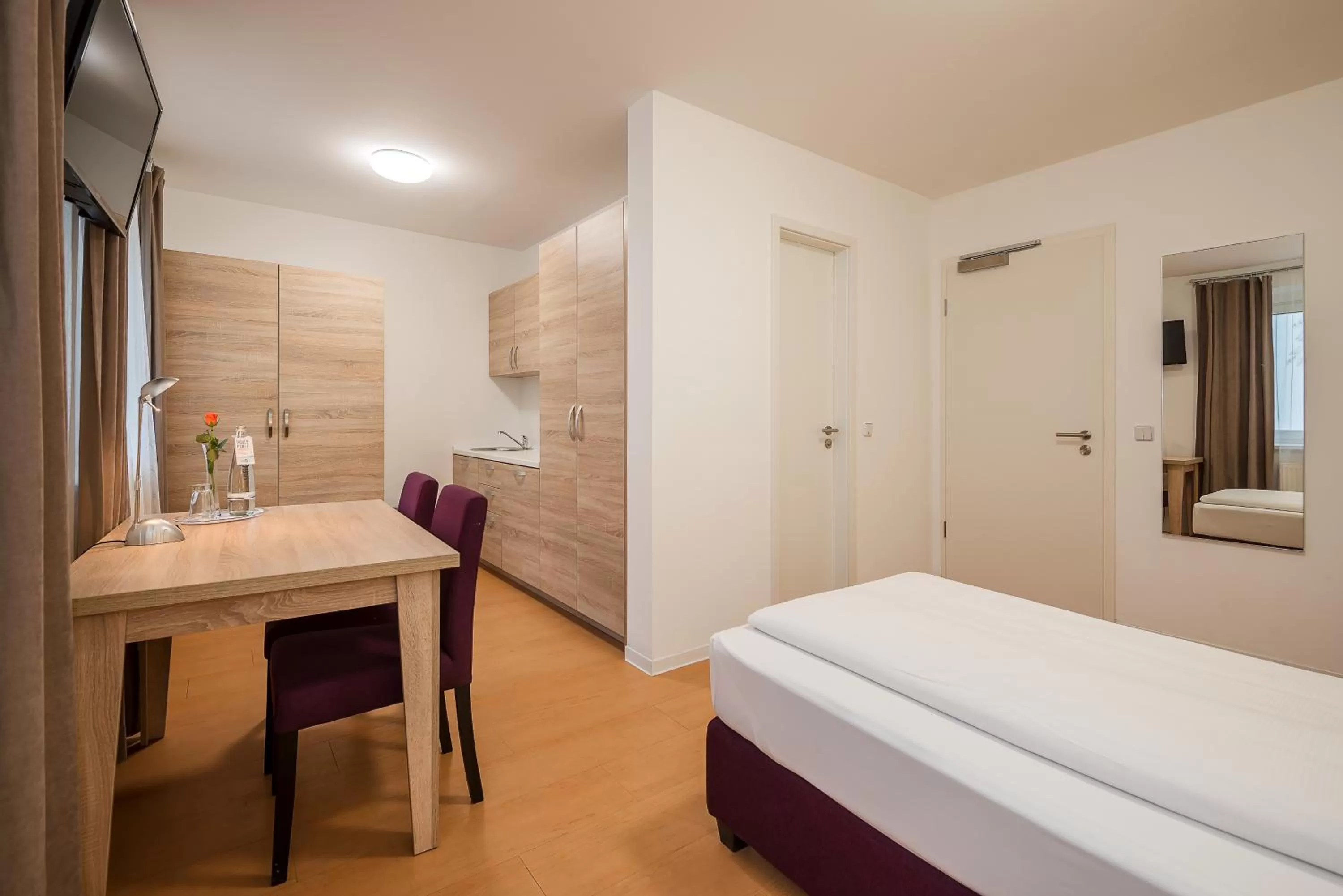 Photo of the whole room, Bed in Hotel City Green Berlin