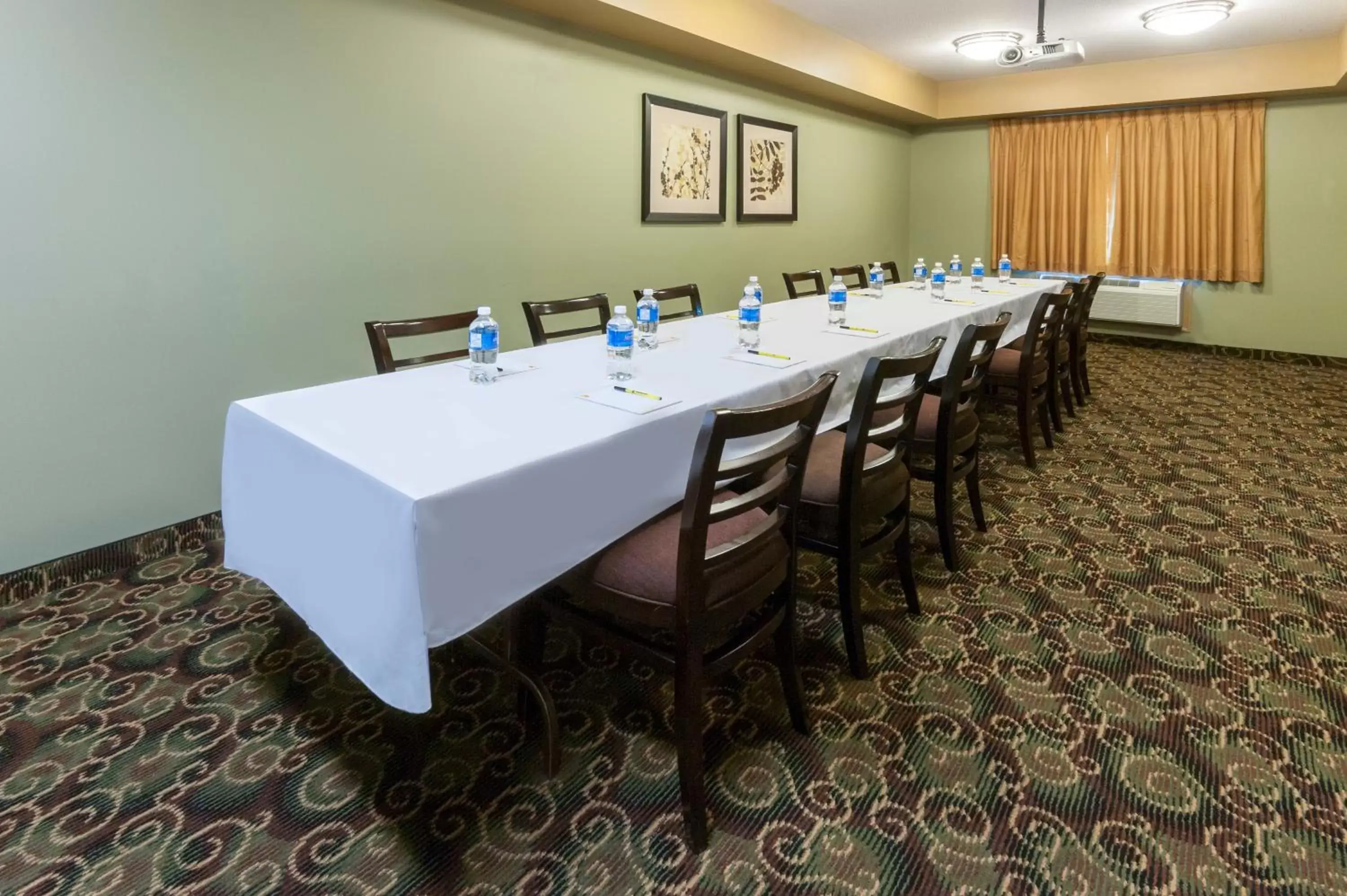 Business facilities in Super 8 by Wyndham Fort Saskatchewan