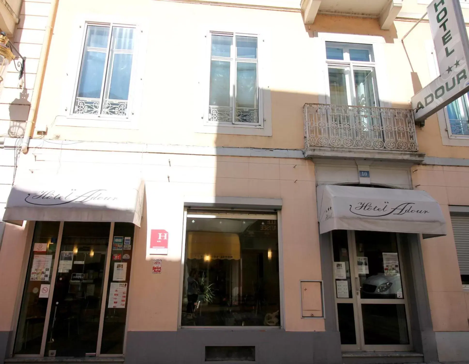 Facade/entrance, Property Building in Hôtel Adour