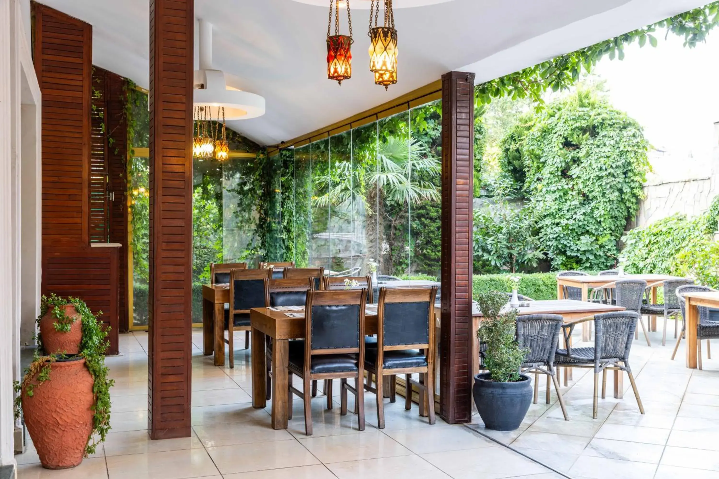 Restaurant/places to eat in Elite Hotel Dragos Restaurant/places to eat in Elite Hotel Dragos