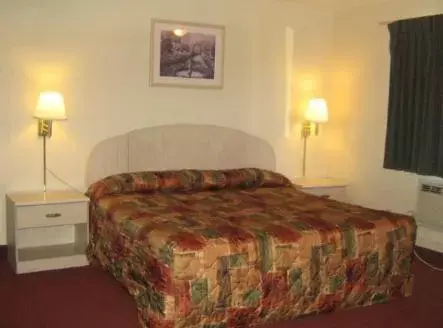 Bed in Americas Stay Inn-Leavenworth