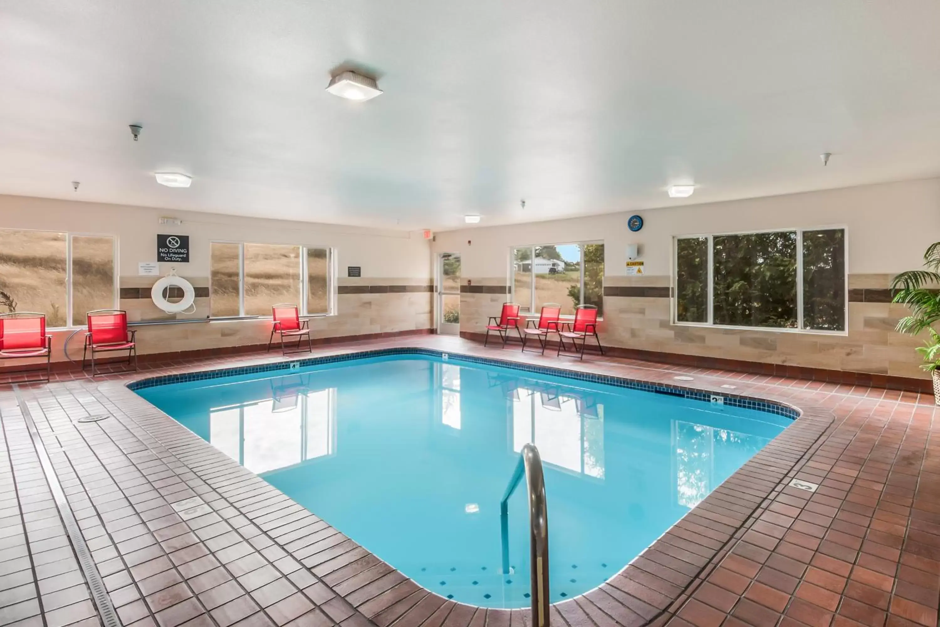 Swimming Pool in Red Lion Inn & Suites at Olympic National Park