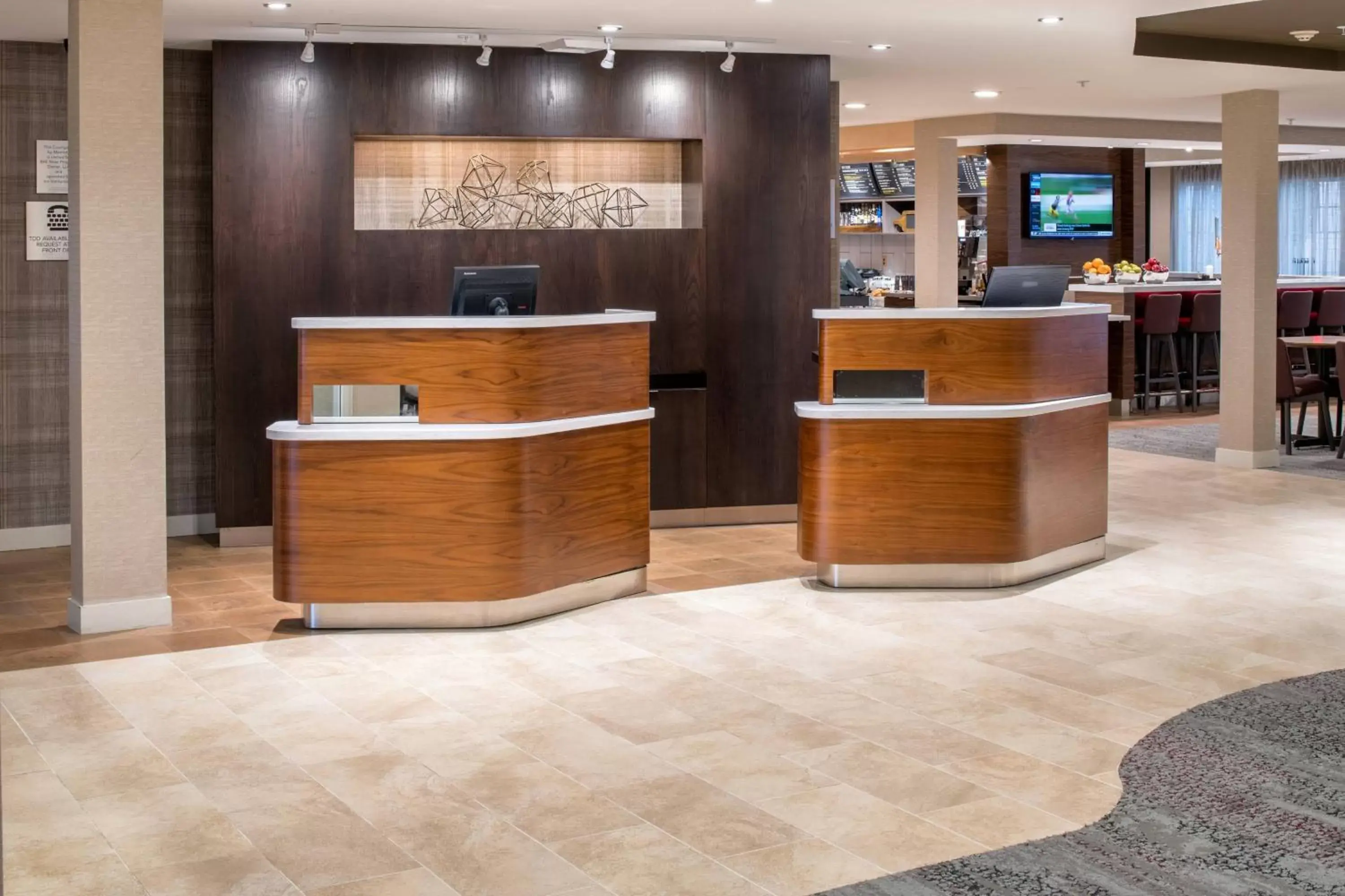 Property building, Lobby/Reception in Courtyard by Marriott Portland North