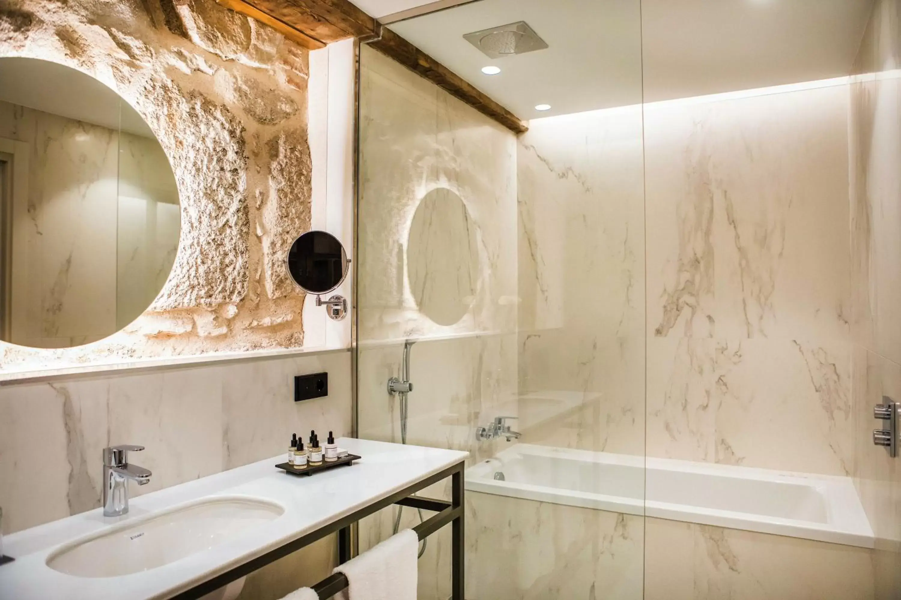 Bathroom in Sofraga Palacio, World Hotels Crafted