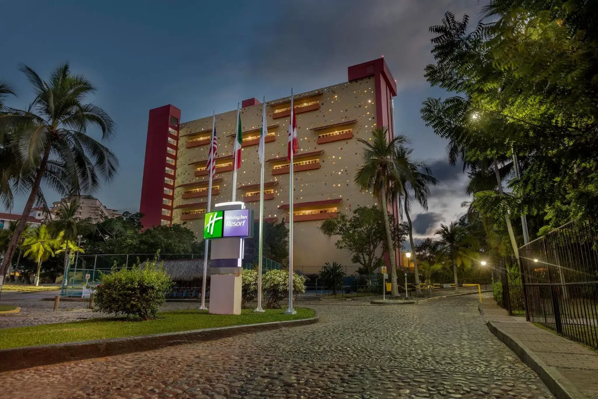 Property Building in Holiday Inn Resort Ixtapa All-Inclusive, an IHG Hotel