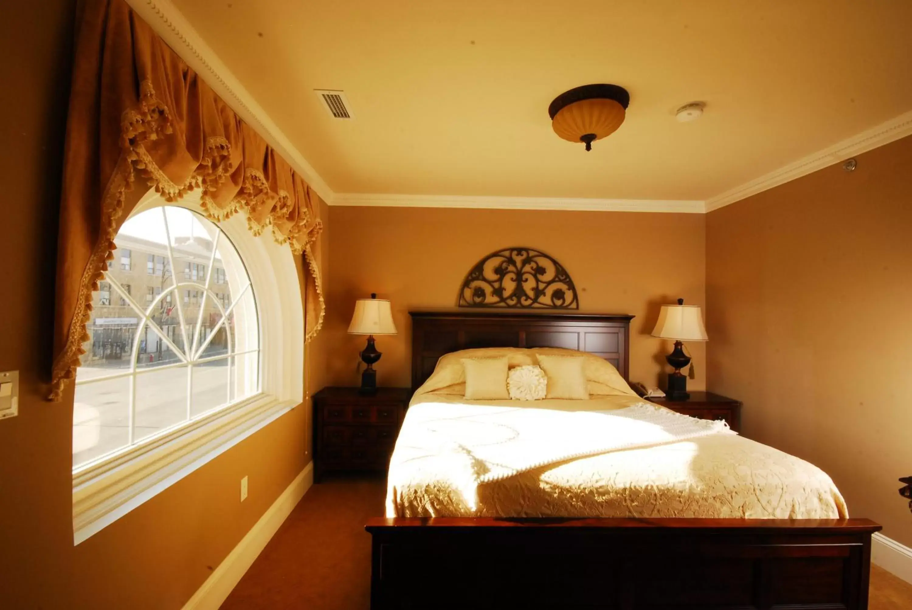 Bedroom, Bed in Grant Hall Hotel