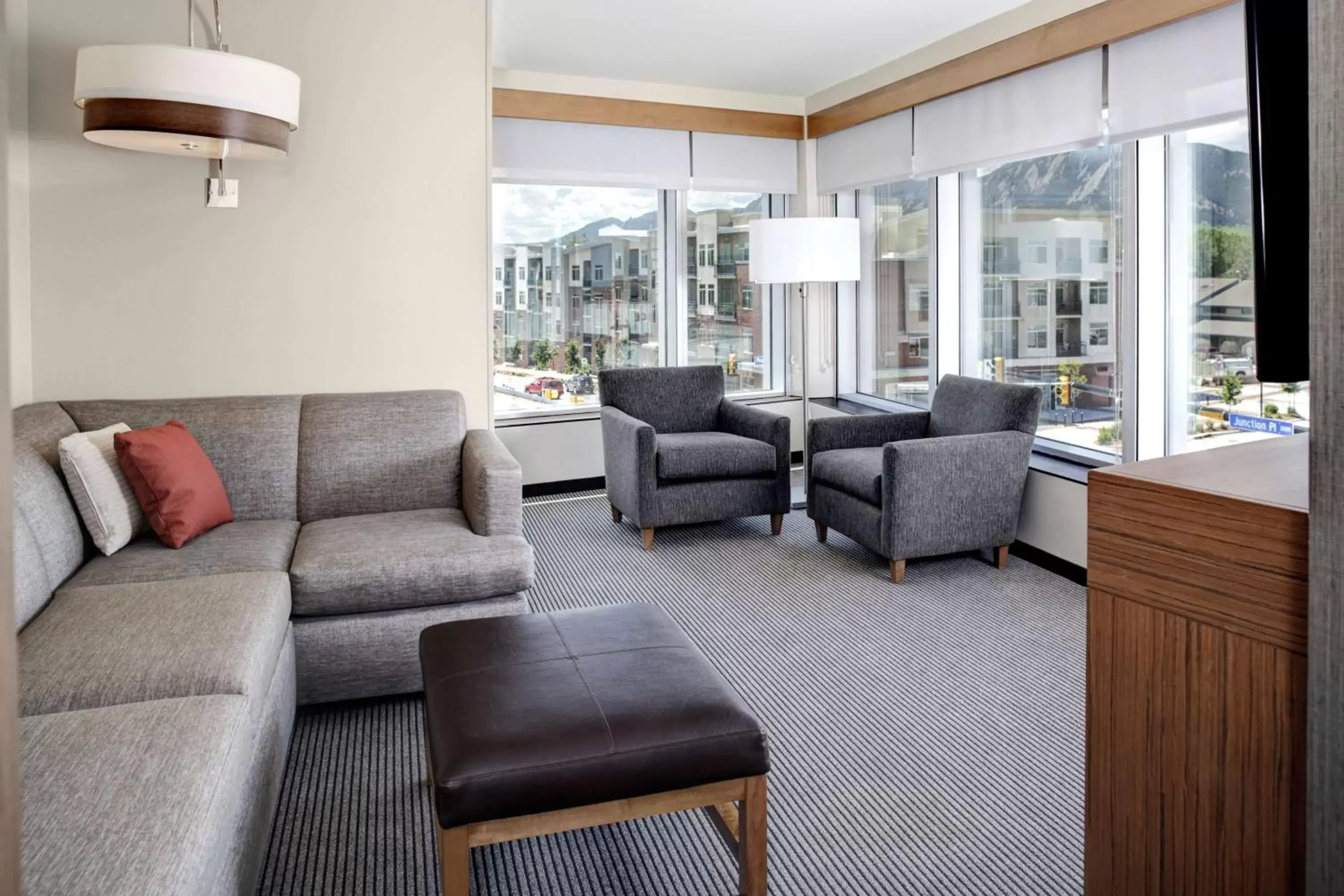 Living room in Hyatt Place Boulder/Pearl Street