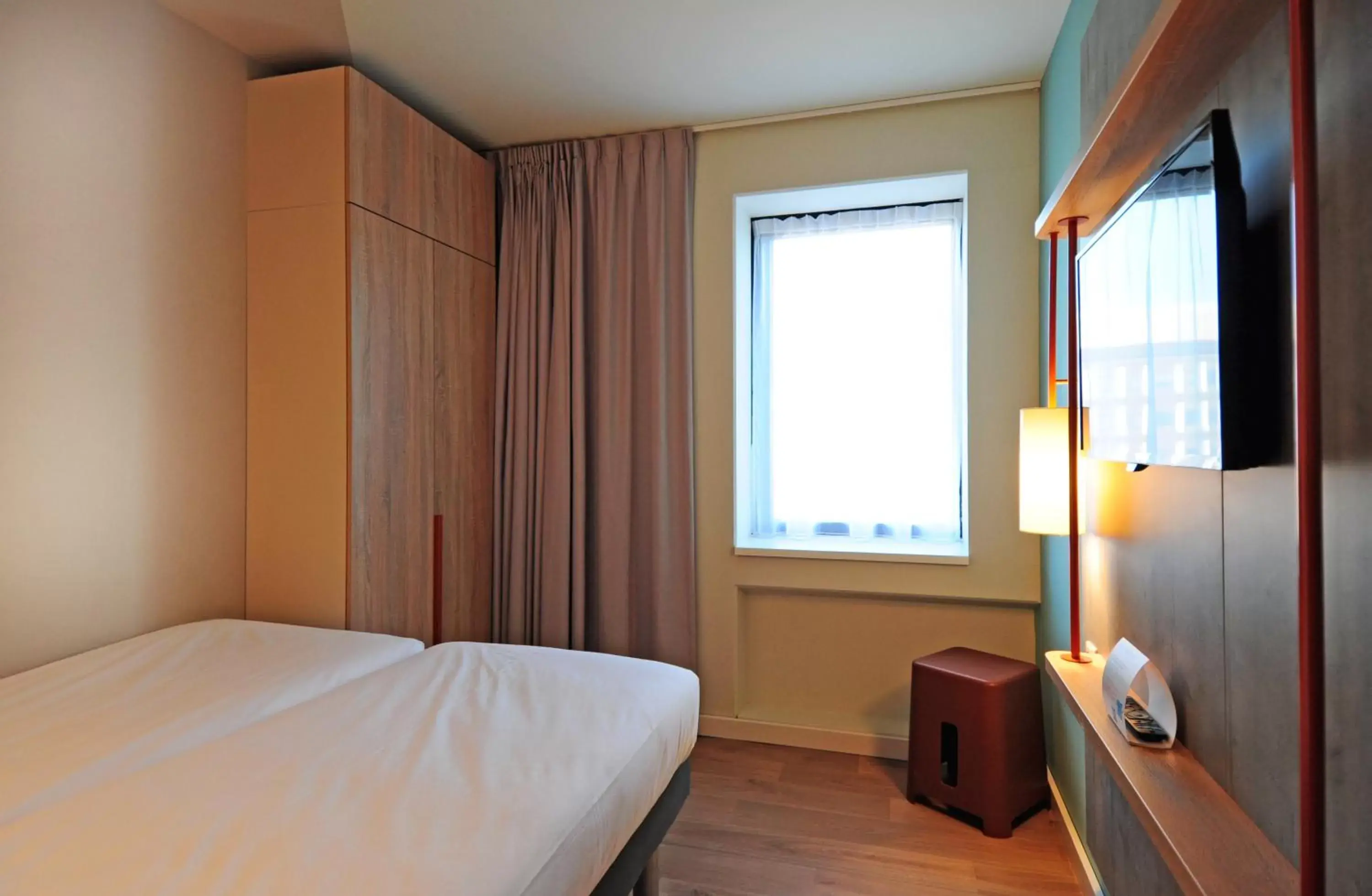 Bedroom, Bed in ibis budget Amsterdam City South