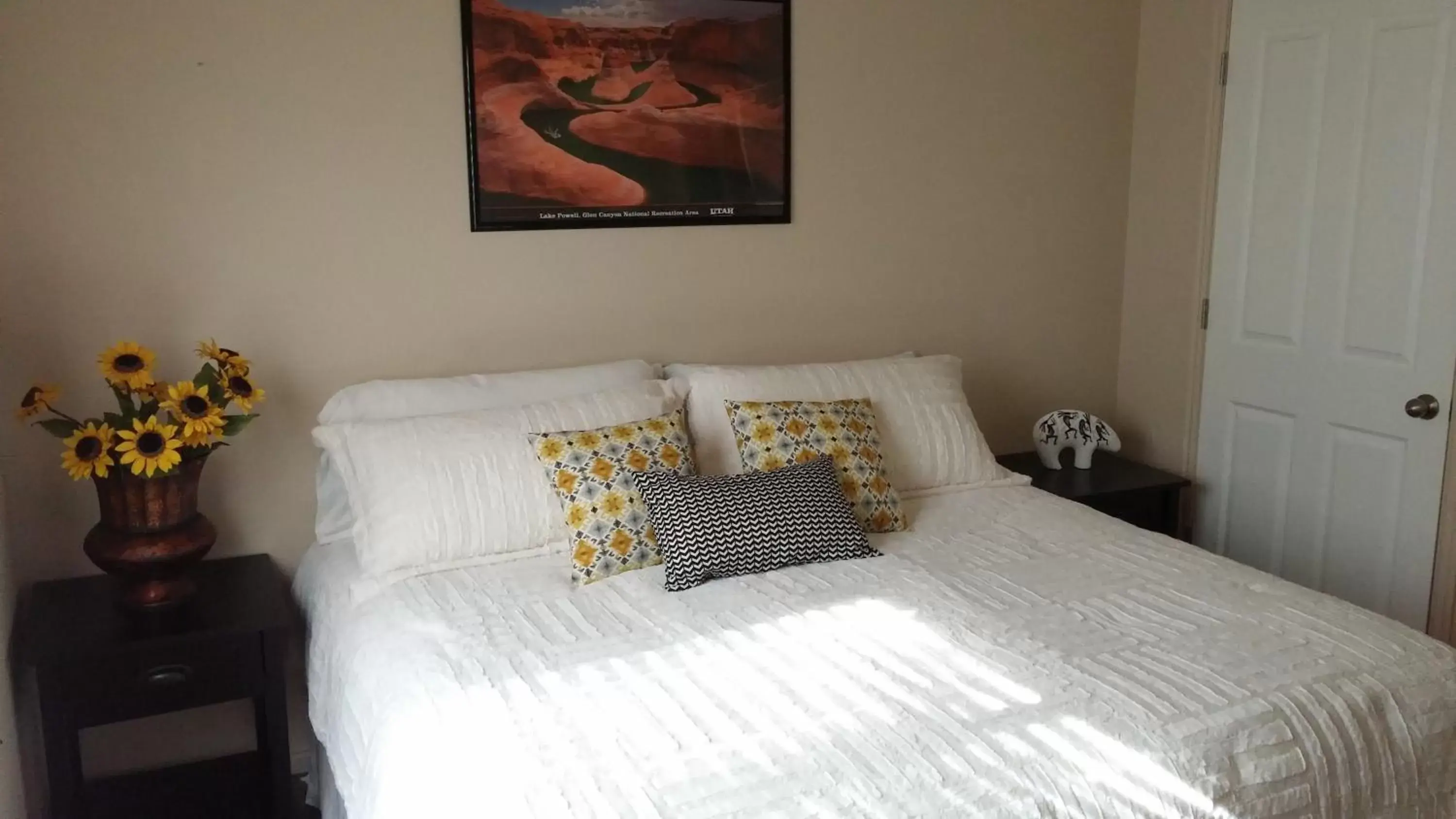 Bed in Cedar Canyon Condos