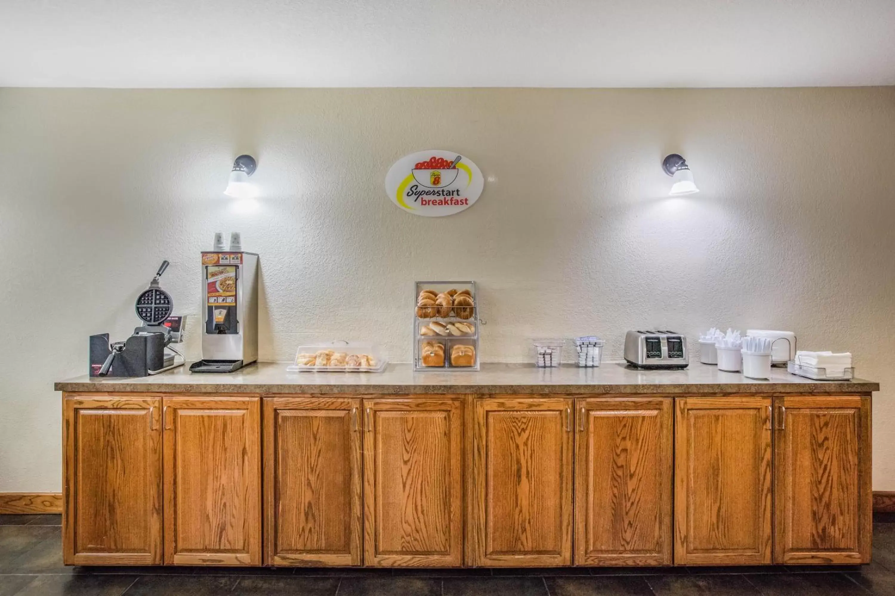 Continental breakfast, Kitchen/Kitchenette in Super 8 by Wyndham Wichita East