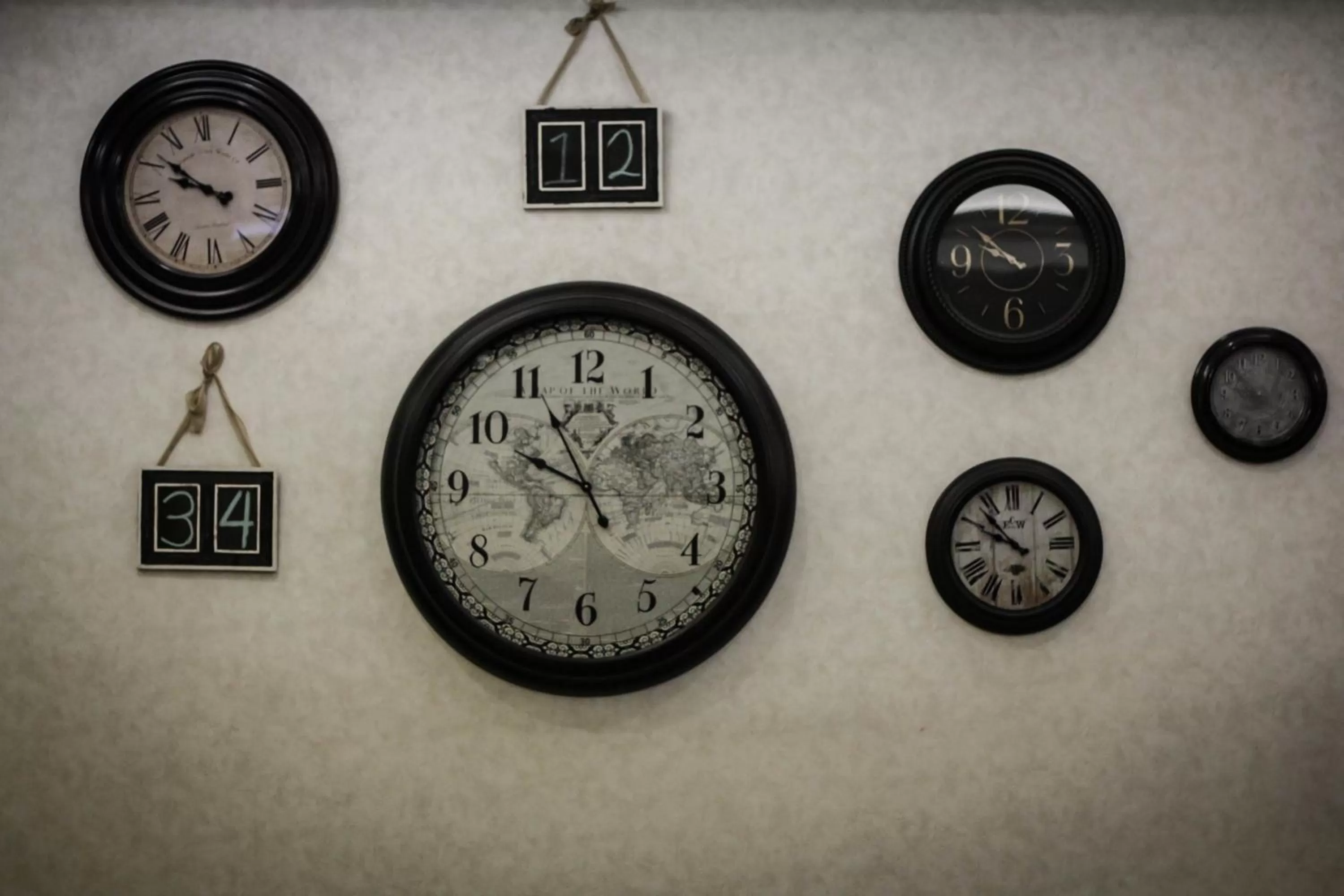 Decorative detail in Continental Inn & Suites