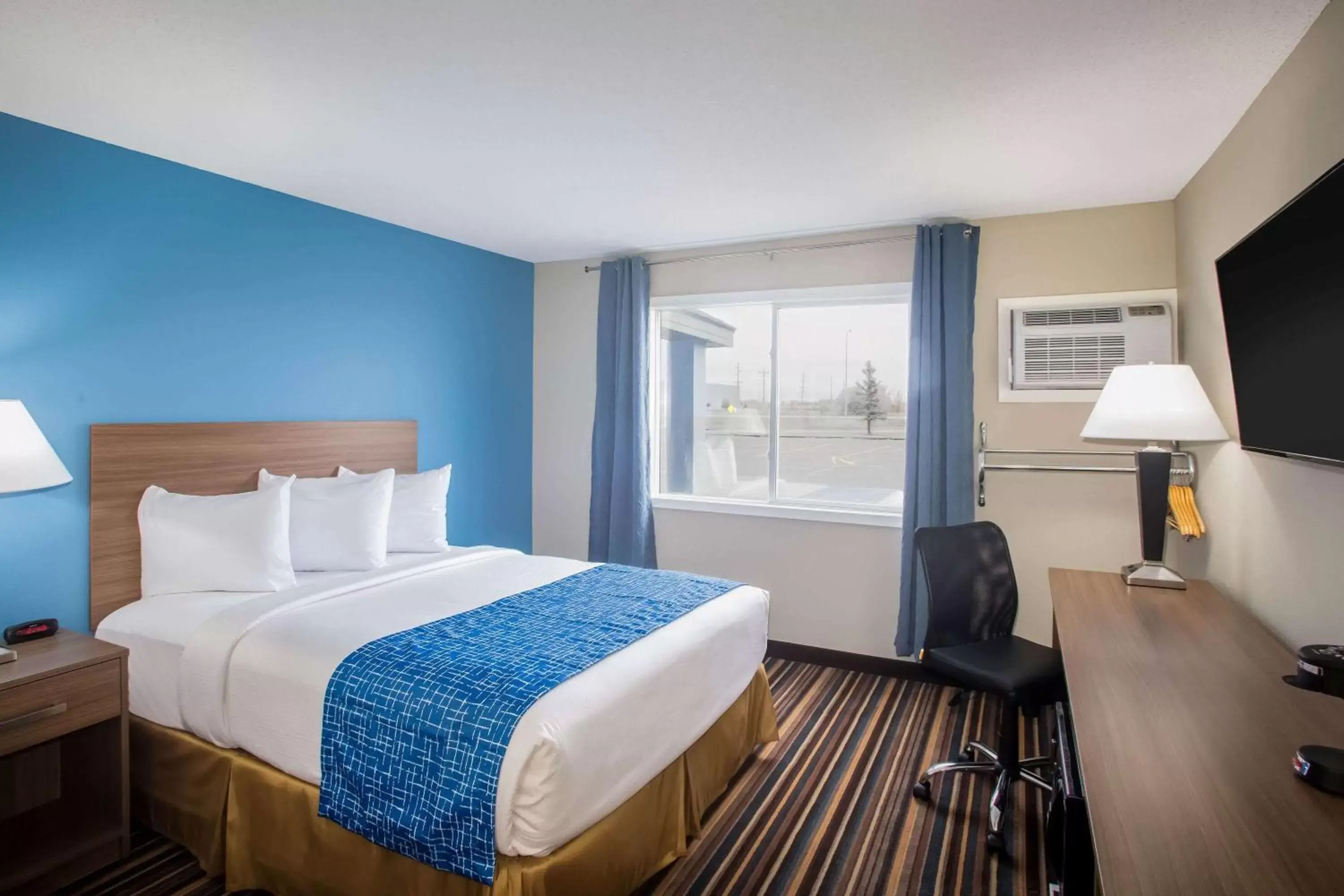 Photo of the whole room, Bed in Travelodge by Wyndham Wahpeton