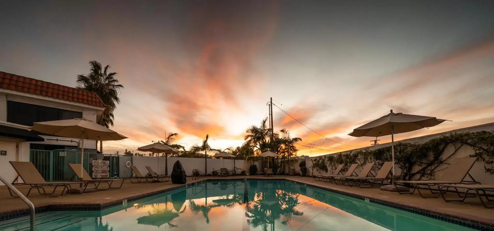 Swimming Pool in Casablanca Inn