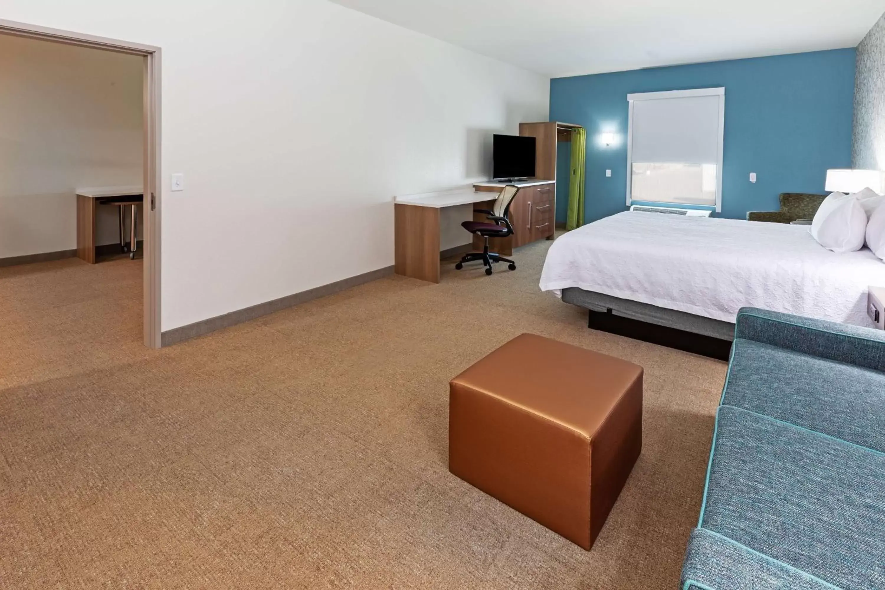 Bed in Home2 Suites by Hilton Weatherford