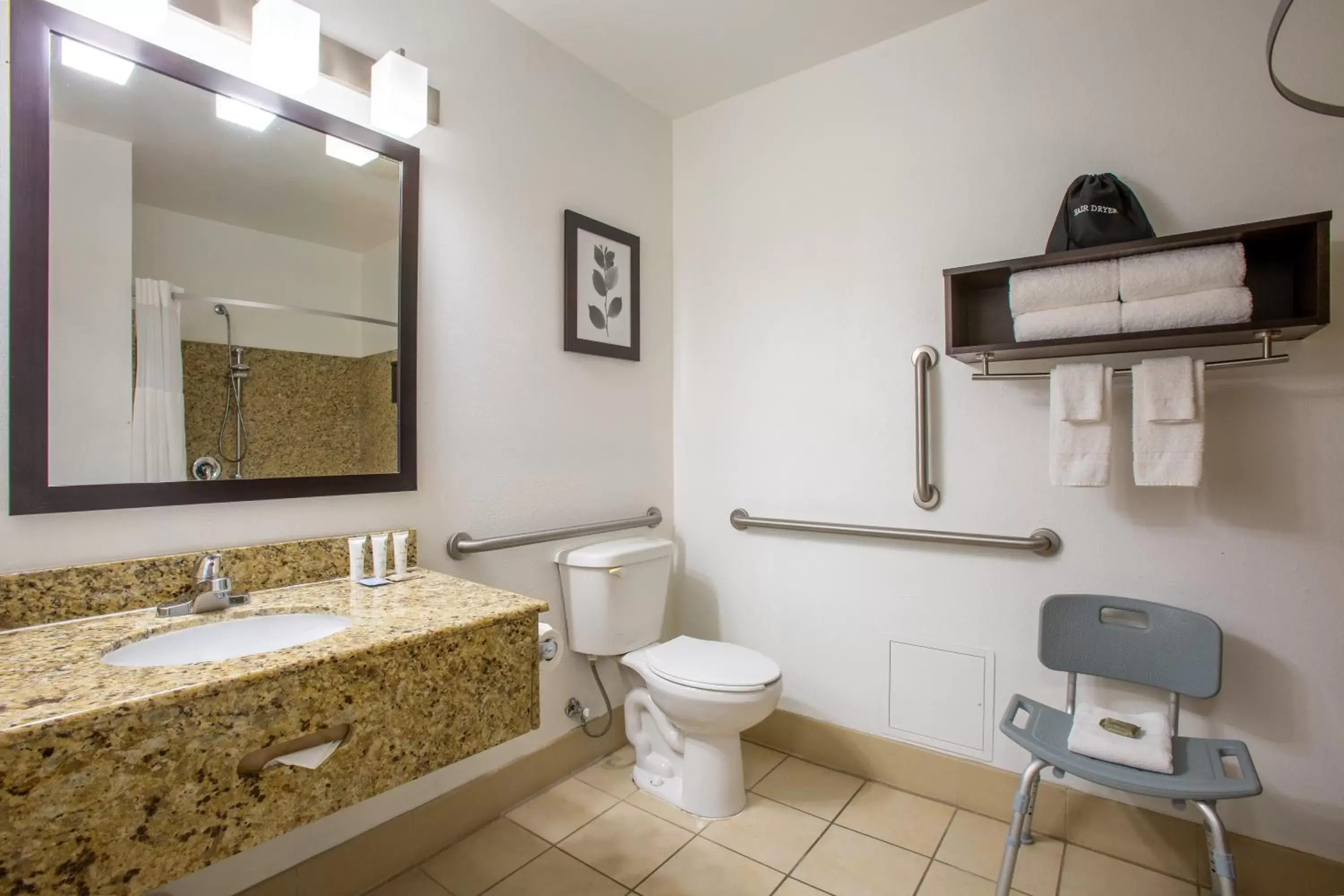 Bathroom in Country Inn & Suites by Radisson, Tucson City Center, AZ
