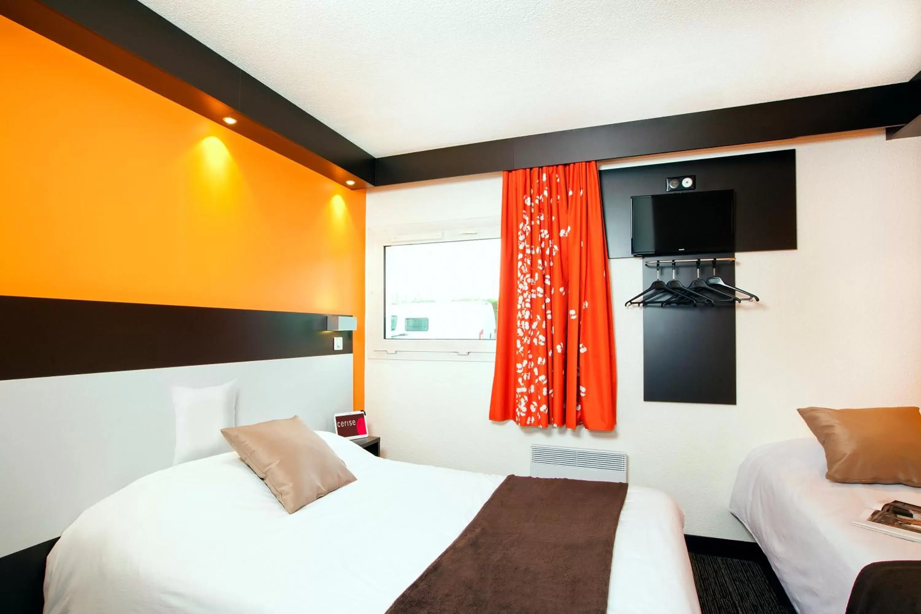 Bed in Hotel Cerise Lens