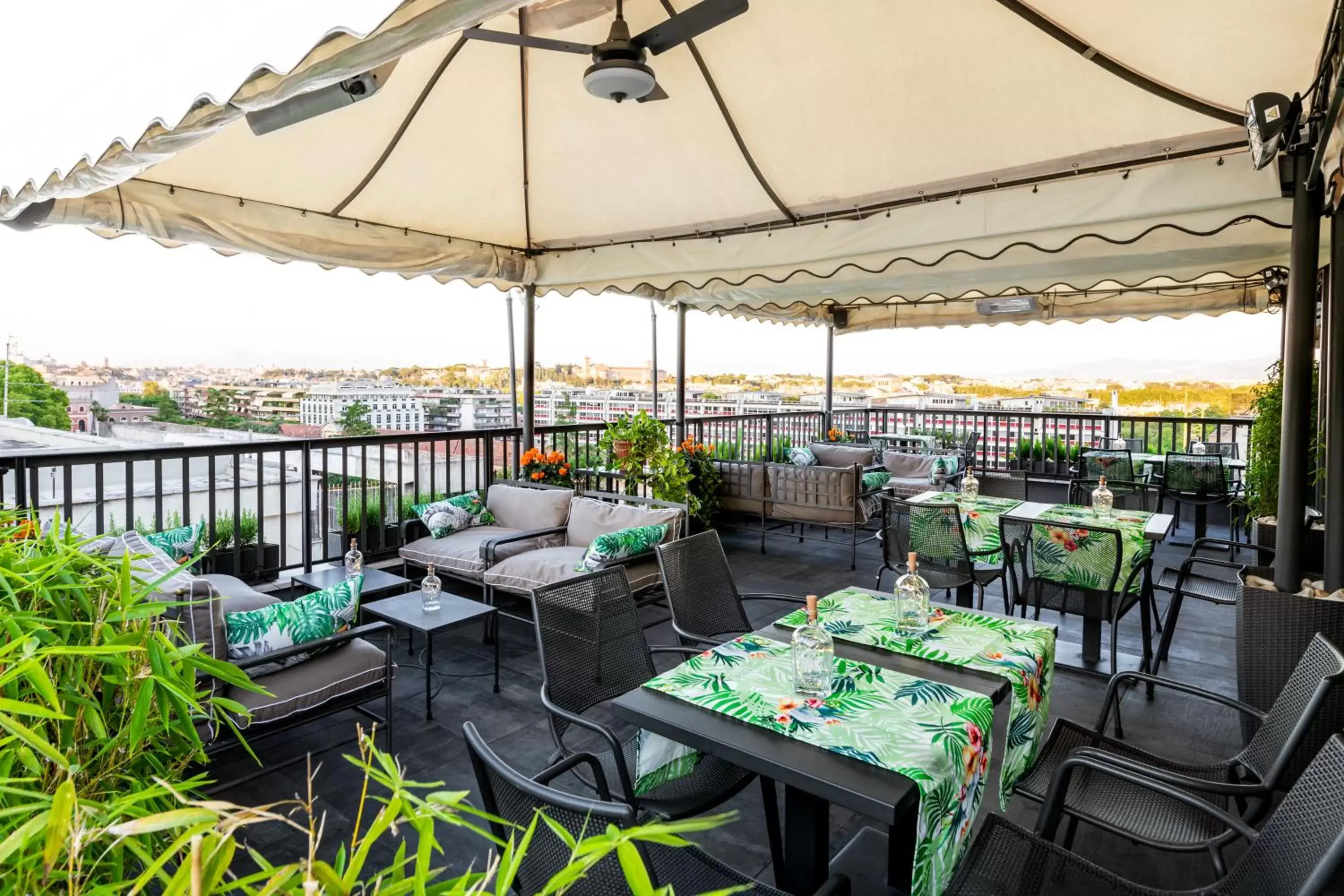 Patio, Restaurant/Places to Eat in Trilussa Palace Hotel Congress & Spa