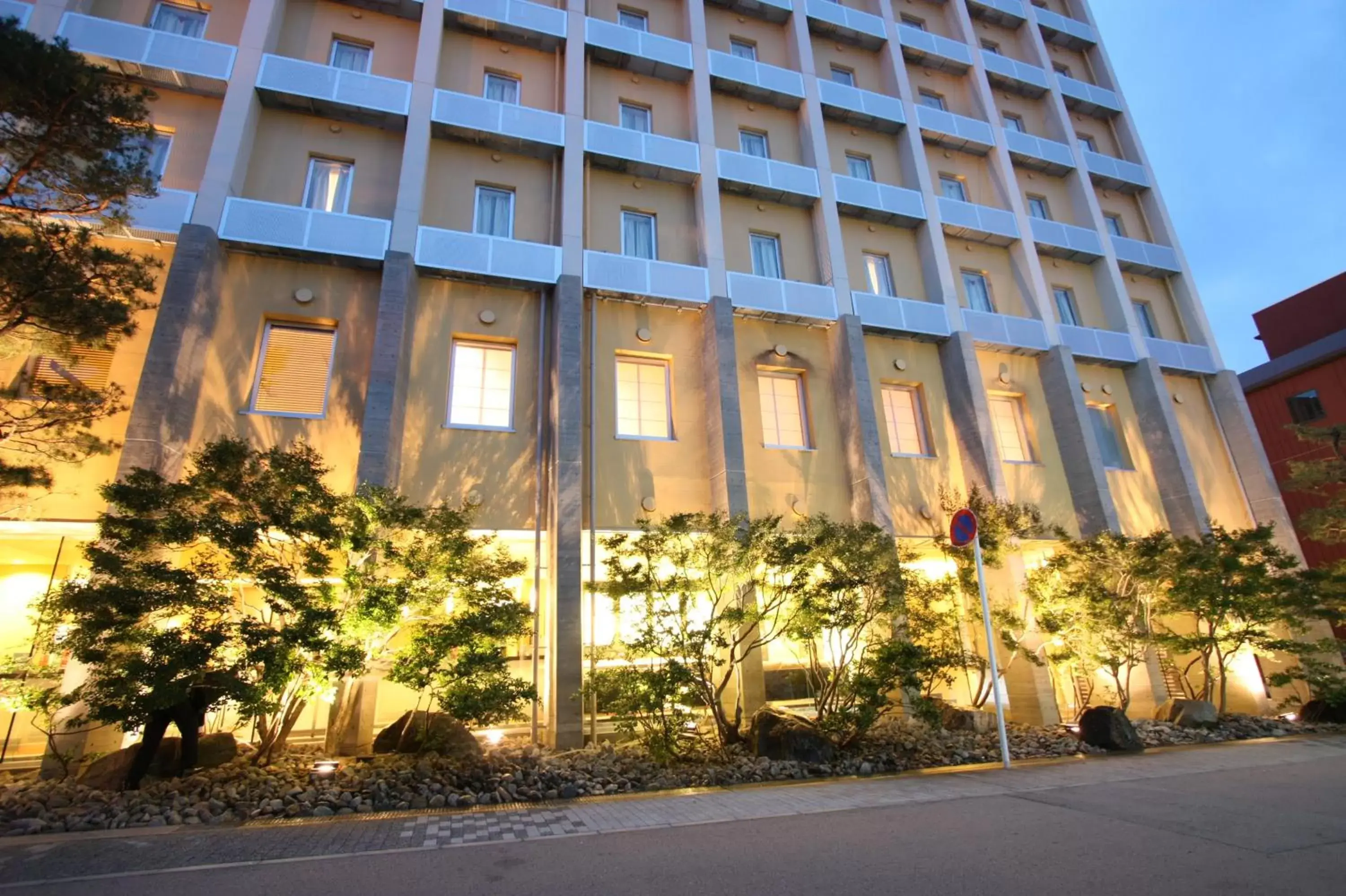 Facade/entrance, Property Building in Uozu Manten Hotel Ekimae