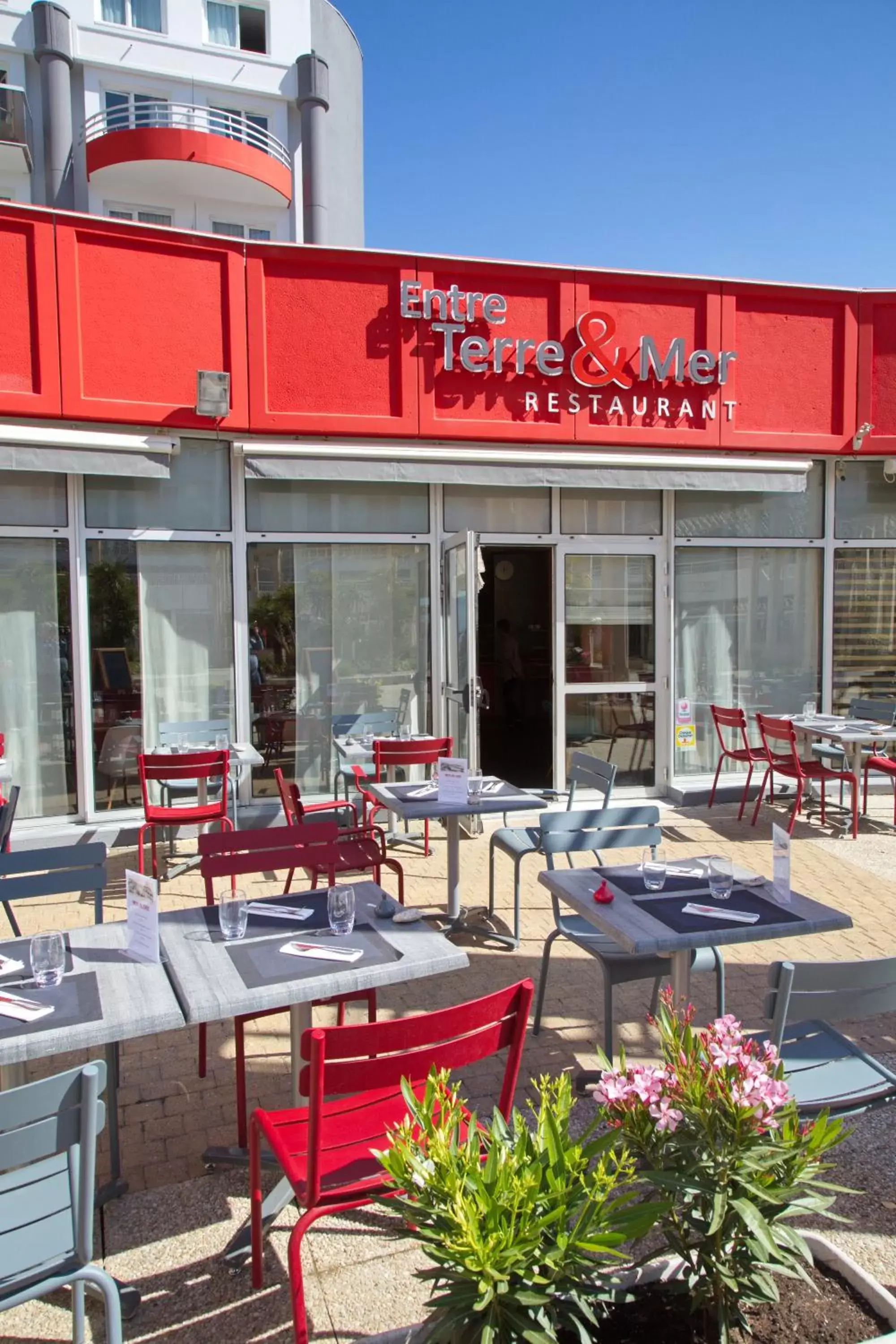 Restaurant/Places to Eat in ibis La Baule Pornichet Plage