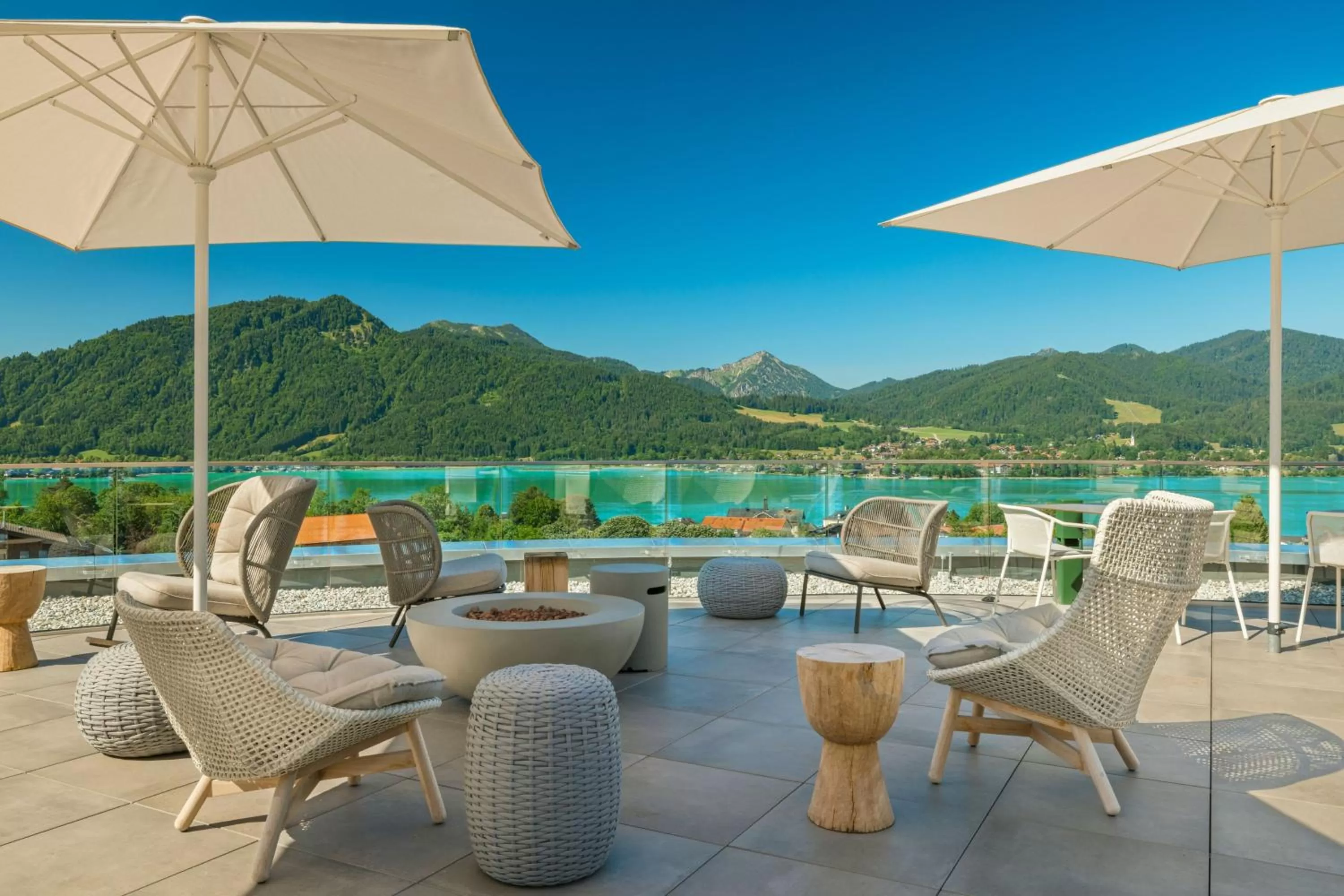 Lounge or bar in Caro & Selig, Tegernsee, Autograph Collection