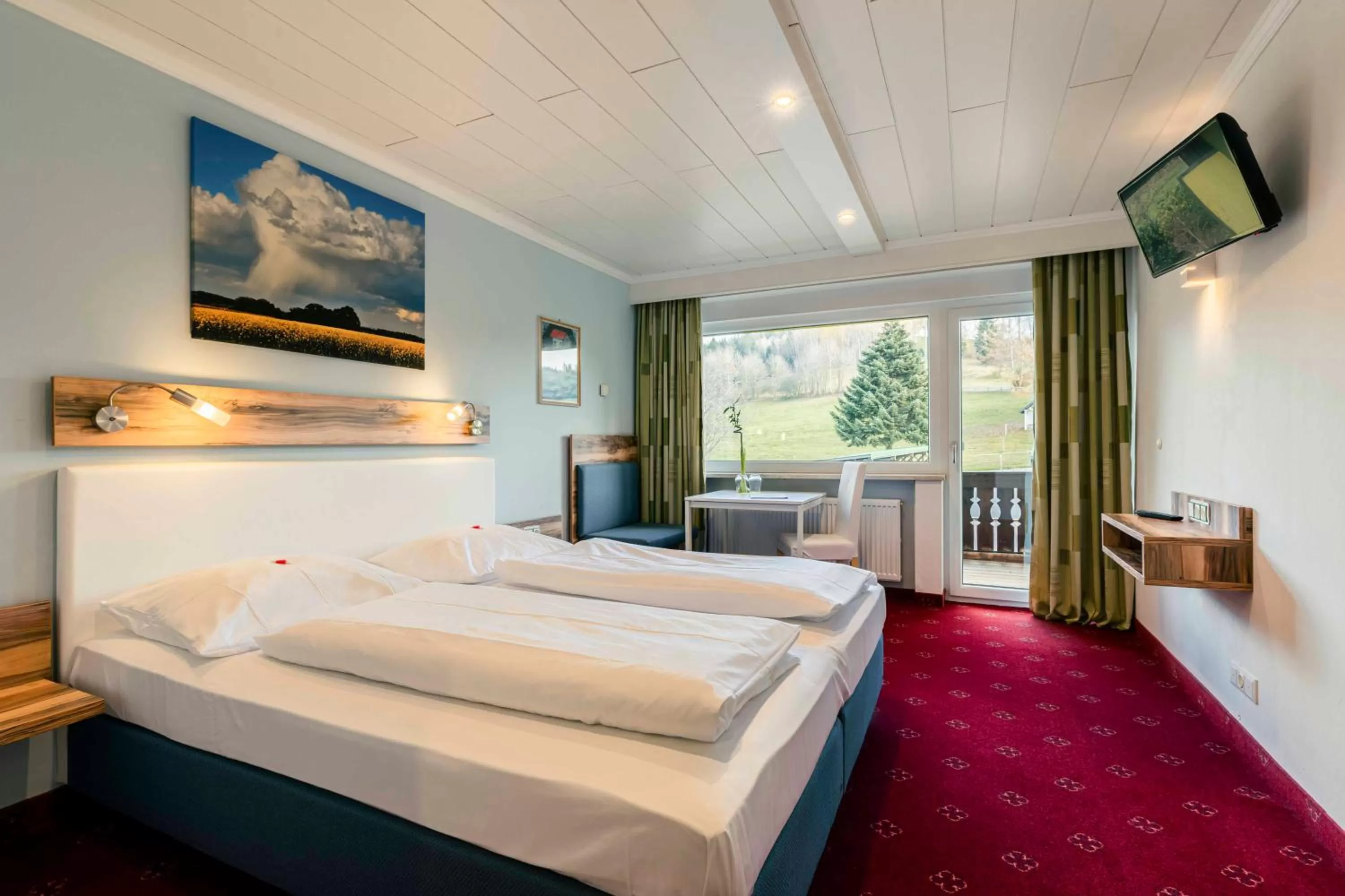 Photo of the whole room, Bed in Landhotel GrünWies -Bonsai-Wellness Garni