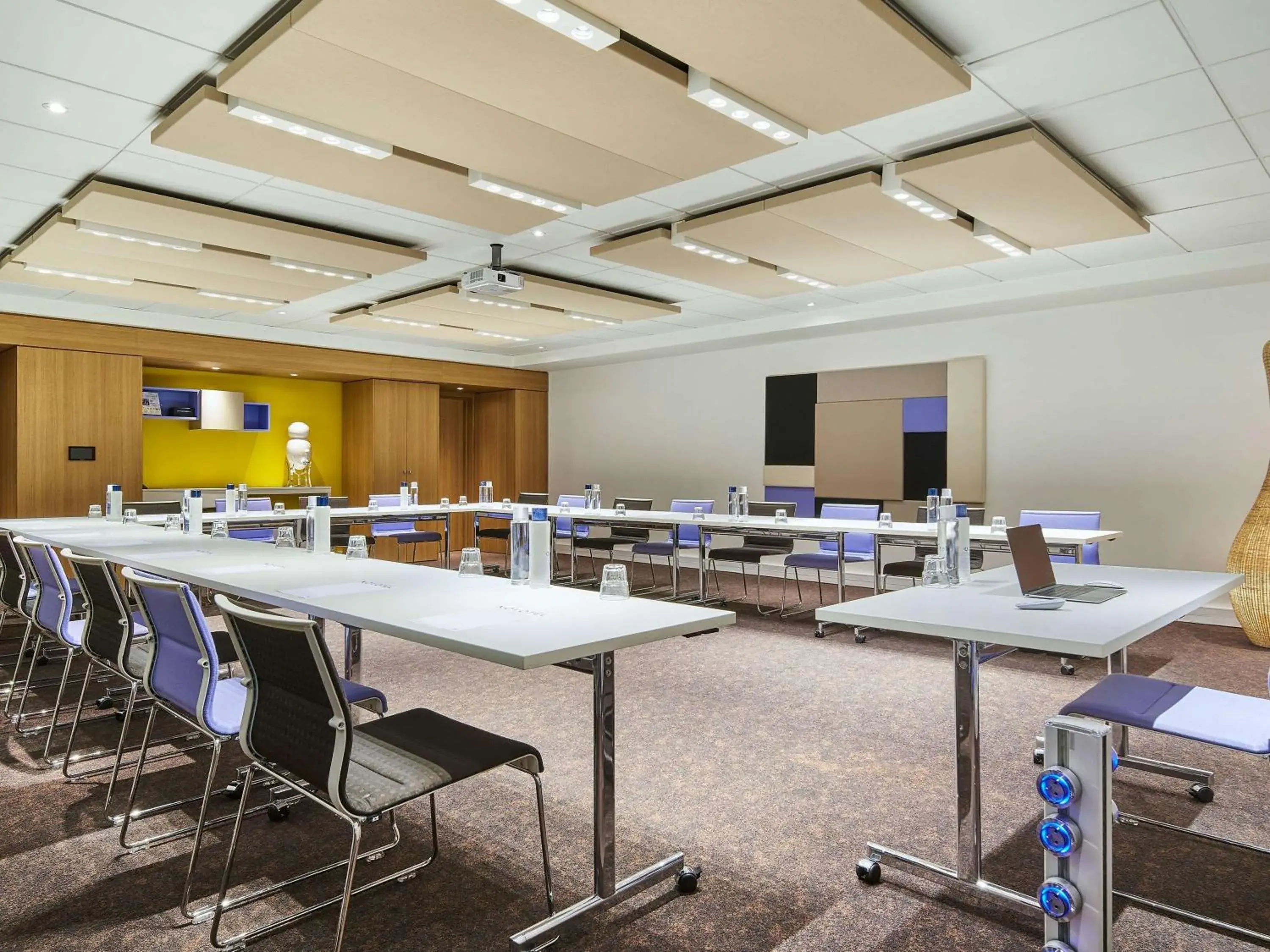 Meeting/conference room in Novotel Paris Rueil Malmaison