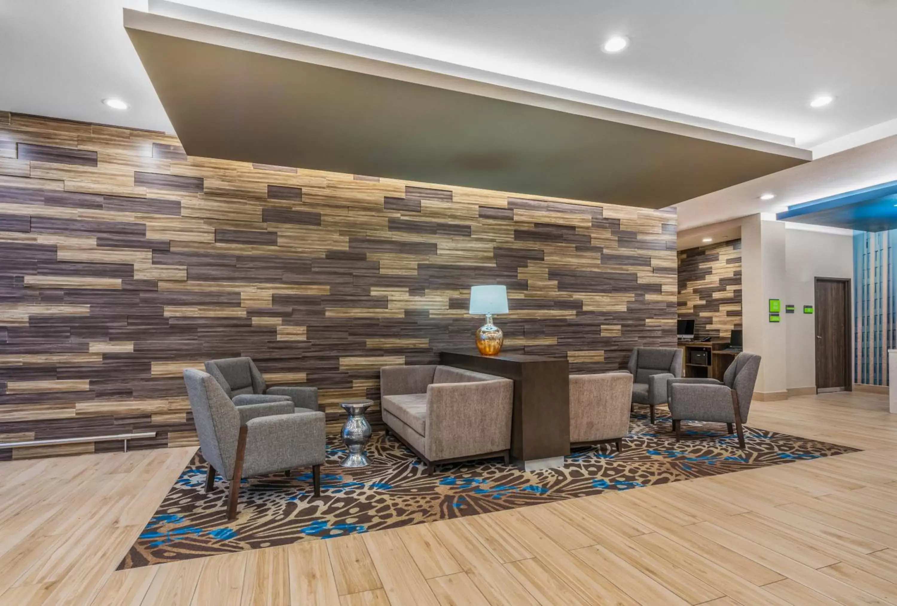 Lobby or reception, Lobby/Reception in La Quinta Inn and Suites by Wyndham Houston Spring South