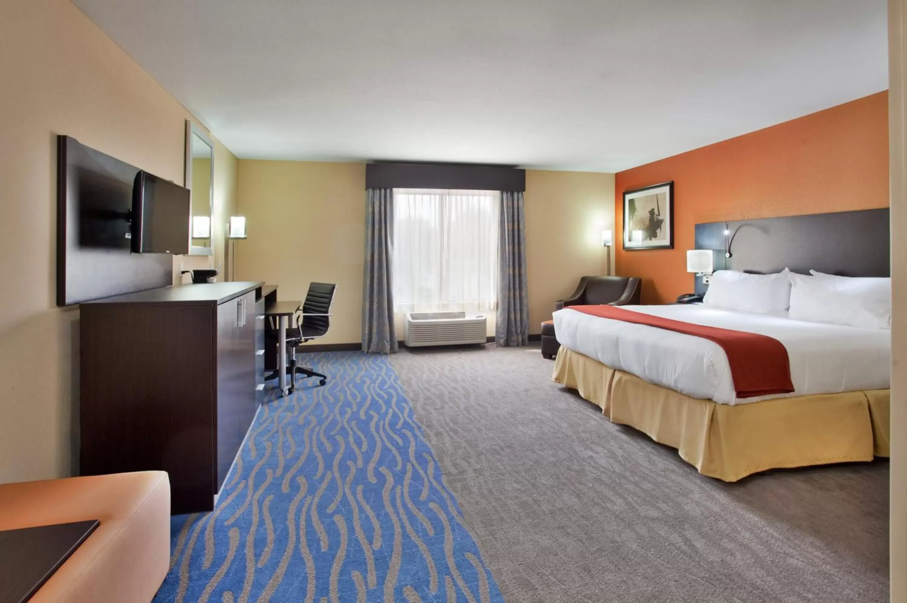 Photo of the whole room in Holiday Inn Express & Suites St Louis Airport, an IHG Hotel