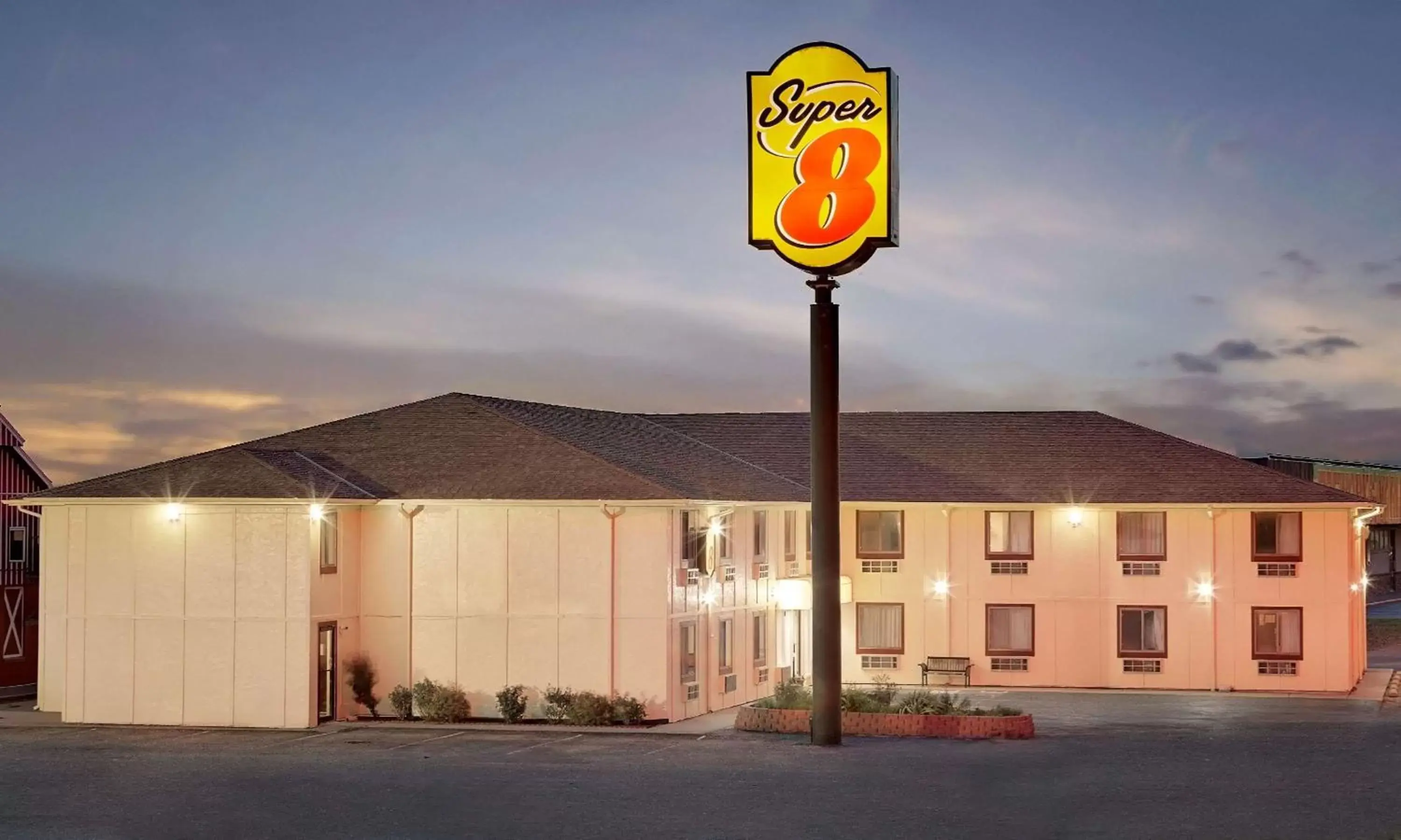 Property Building in Super 8 by Wyndham Rock Port MO