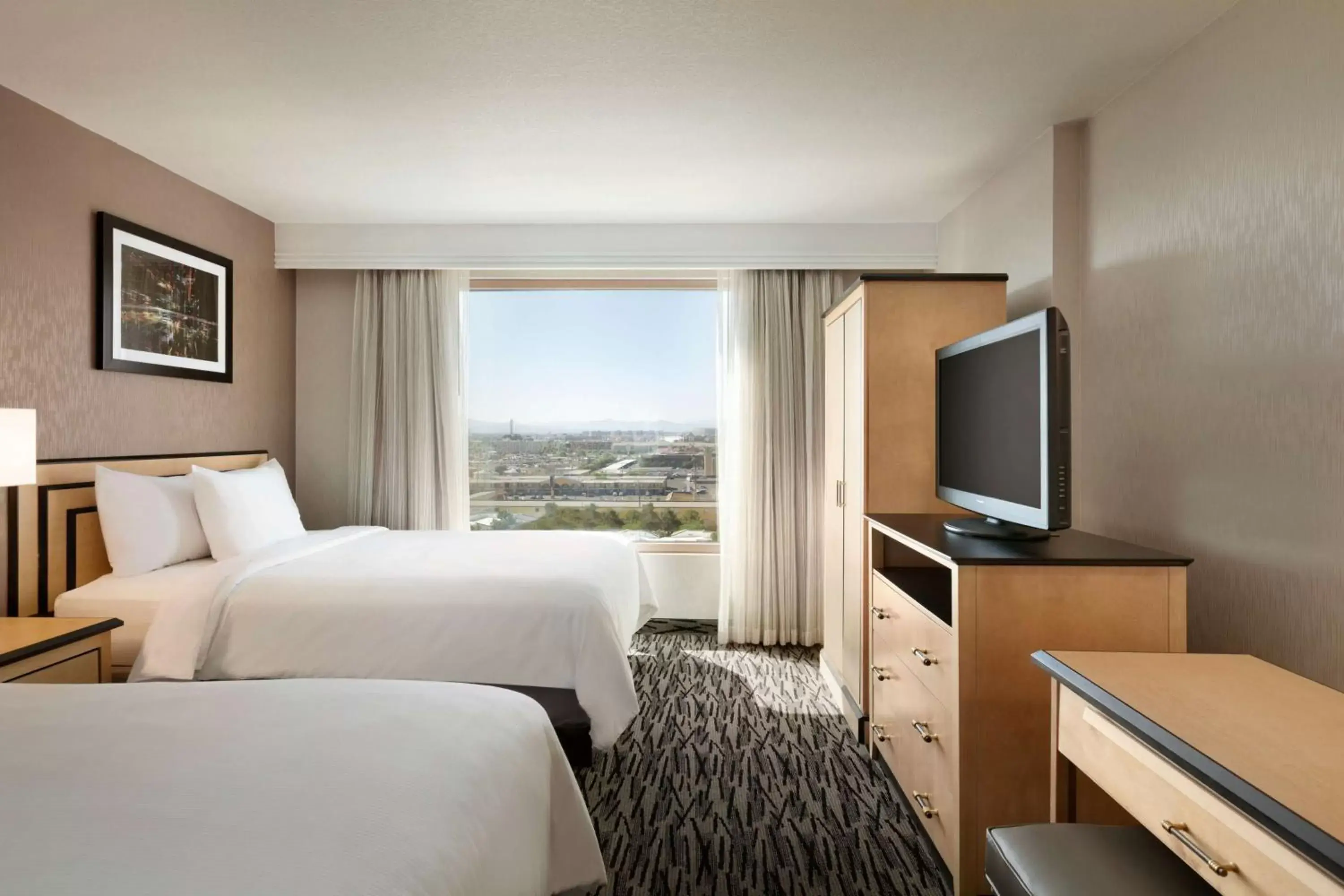 Bedroom, TV/Entertainment Center in Embassy Suites by Hilton Convention Center Las Vegas