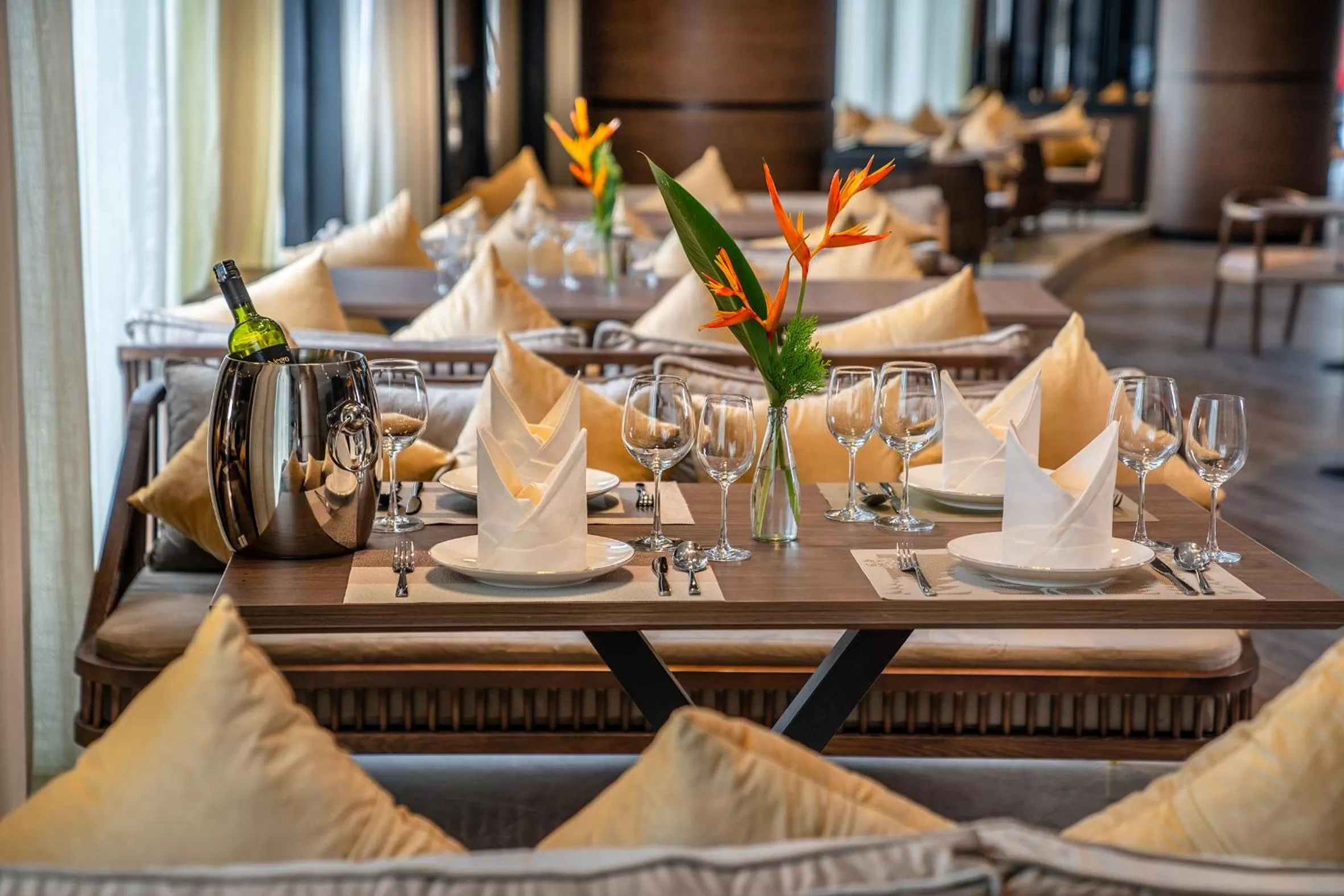 Restaurant/places to eat in Ramada Hotel & Suites by Wyndham Halong Bay View
