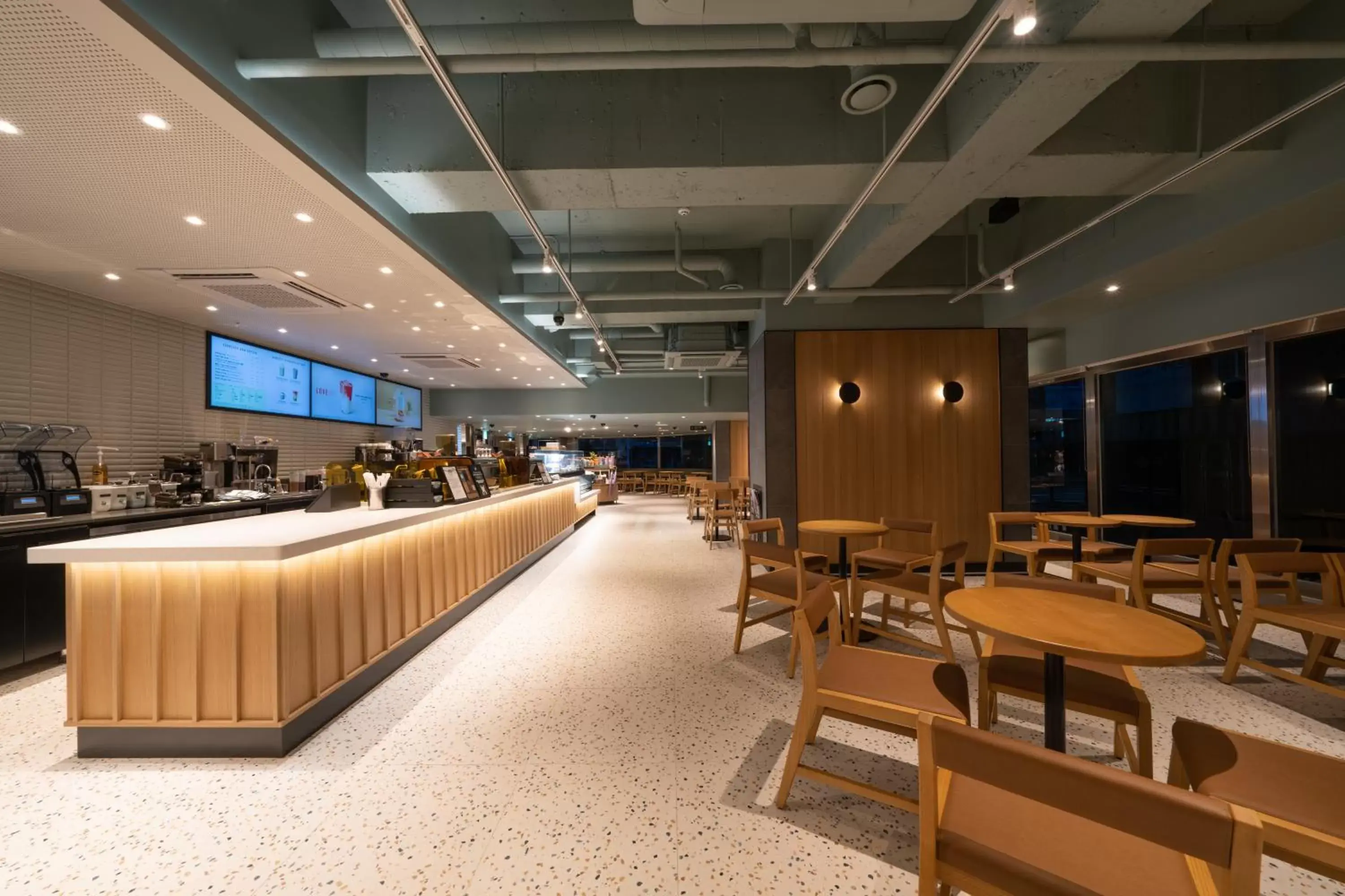 Coffee/tea facilities, Restaurant/Places to Eat in Best Western Jeju Hotel