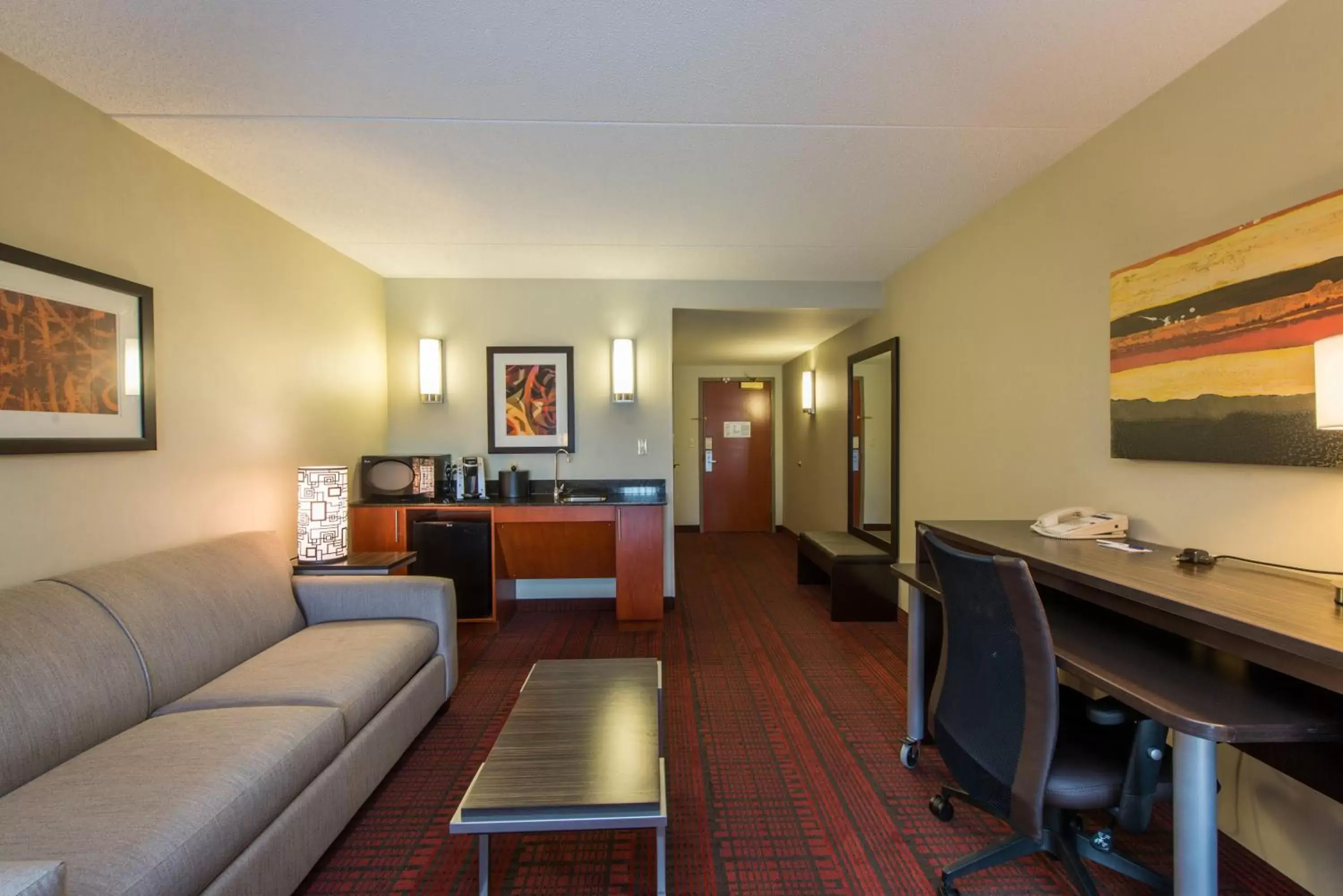 Photo of the whole room, Seating Area in Holiday Inn Express Hotel & Suites Auburn, an IHG Hotel