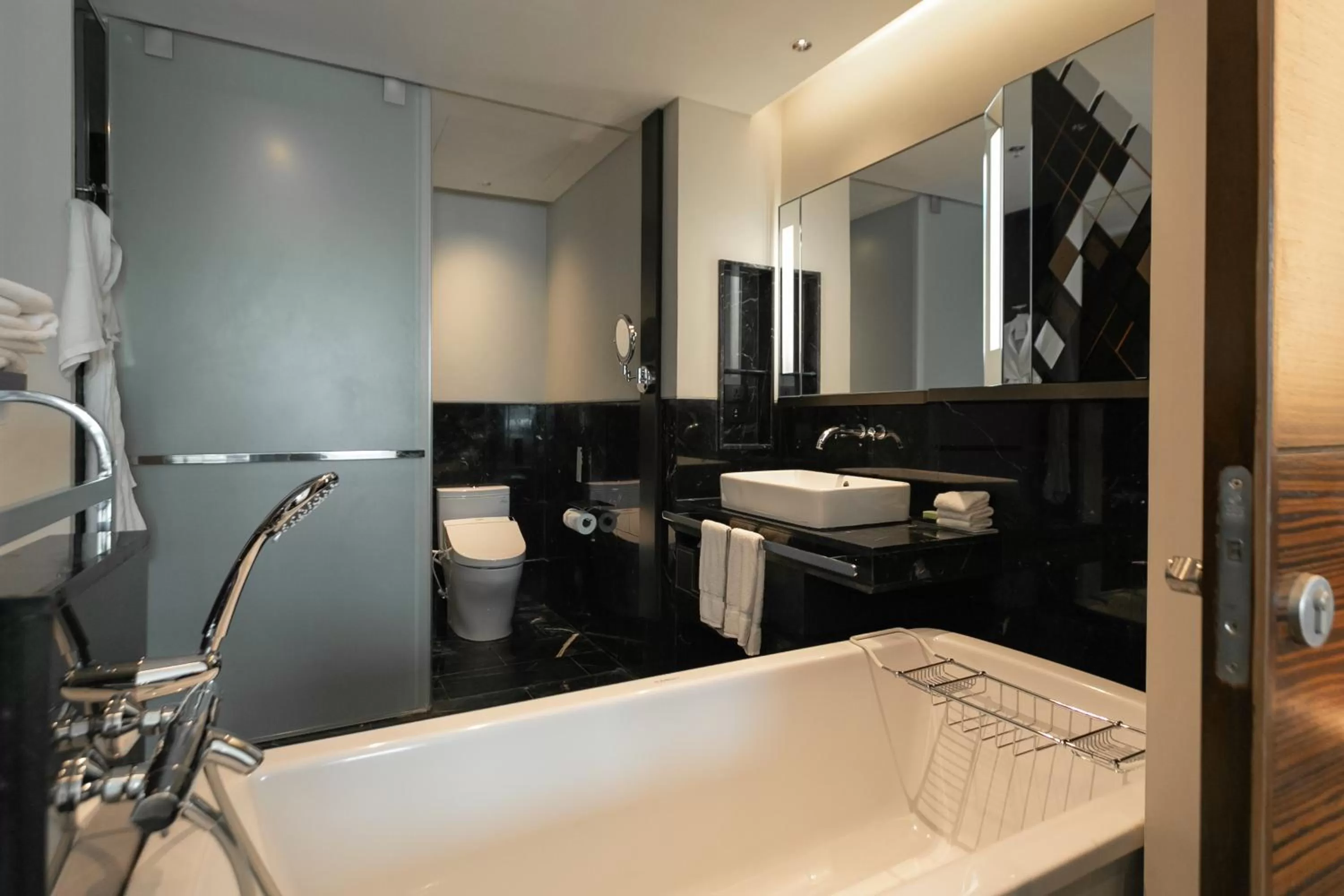 Toilet in Le Meridien Bangkok