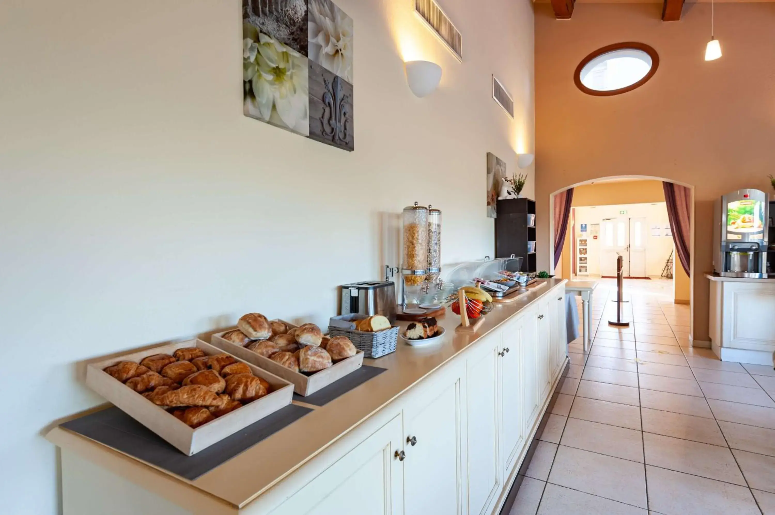 Breakfast in Residhotel Golf Grand Avignon Breakfast in Residhotel Golf Grand Avignon